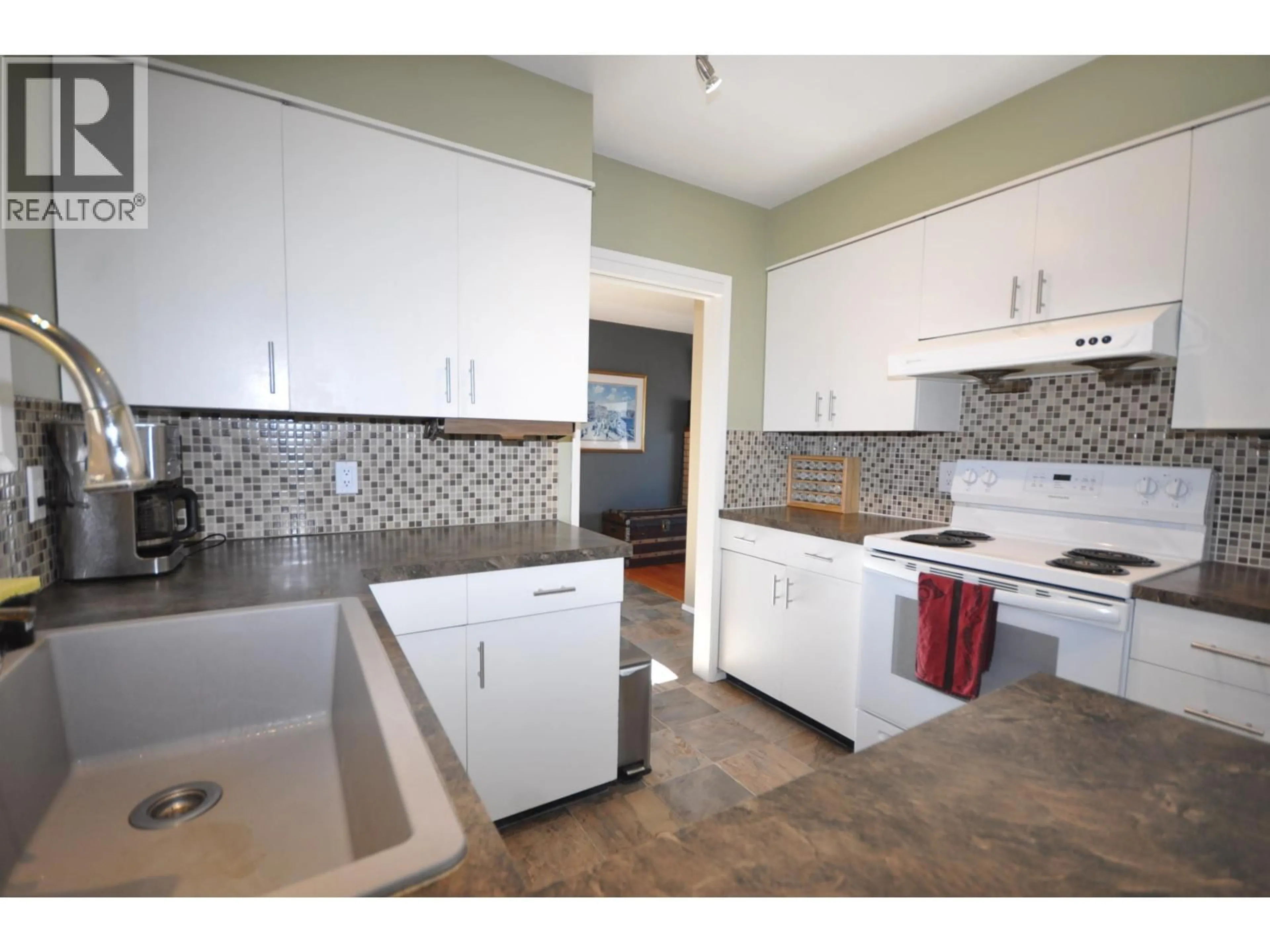 Standard kitchen, ceramic/tile floor for 342 CLEARVIEW CRESCENT, Williams Lake British Columbia V2G2H5