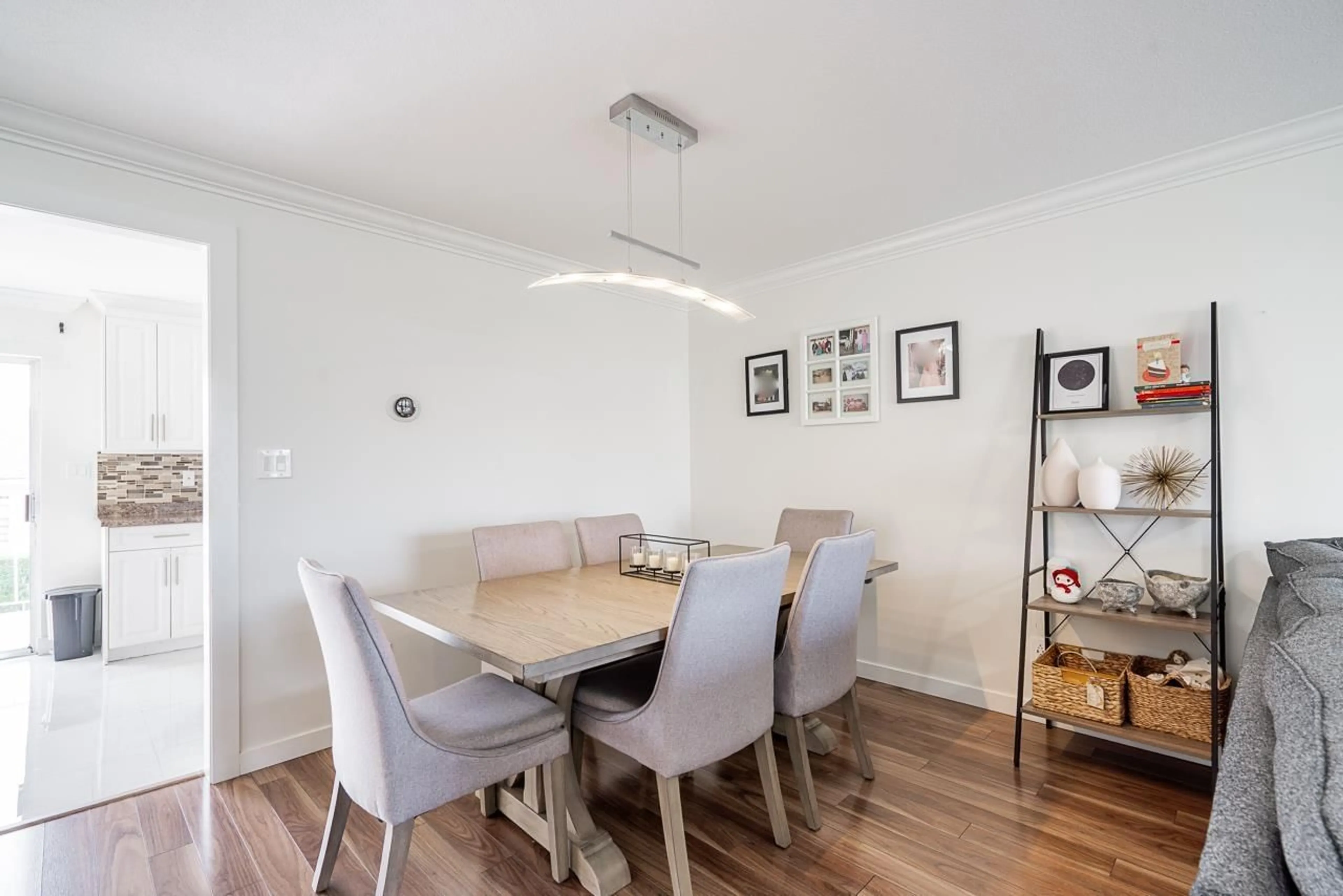 Dining room, wood/laminate floor for 11 - 31255 UPPER MACLURE ROAD, Abbotsford British Columbia V2T5N4