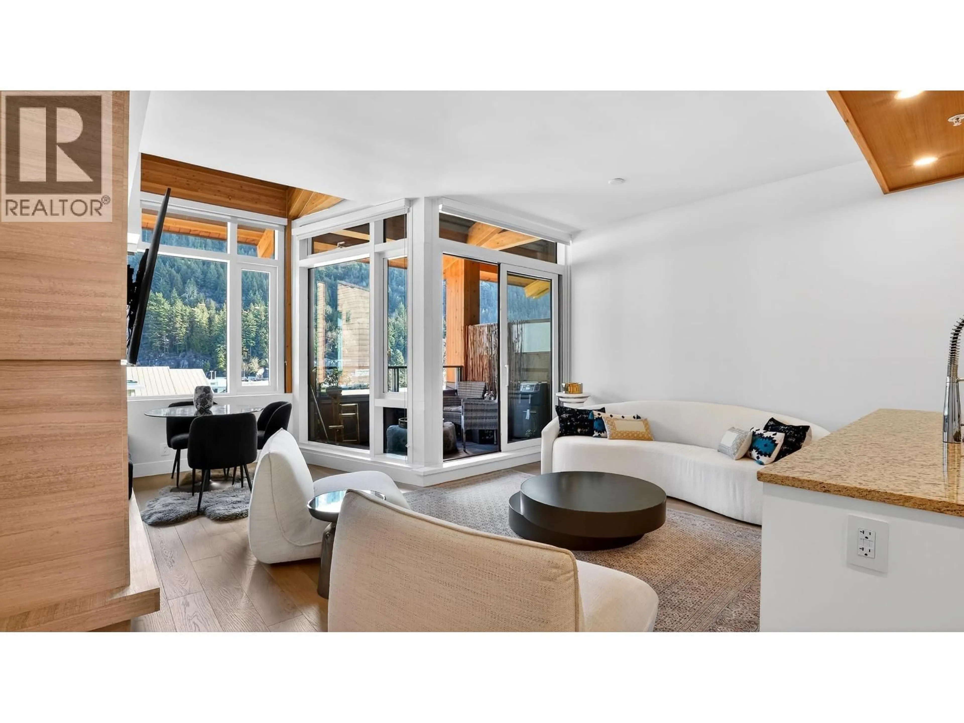 Living room with furniture, unknown for 506 - 6687 NELSON AVENUE, West Vancouver British Columbia V7W2B2