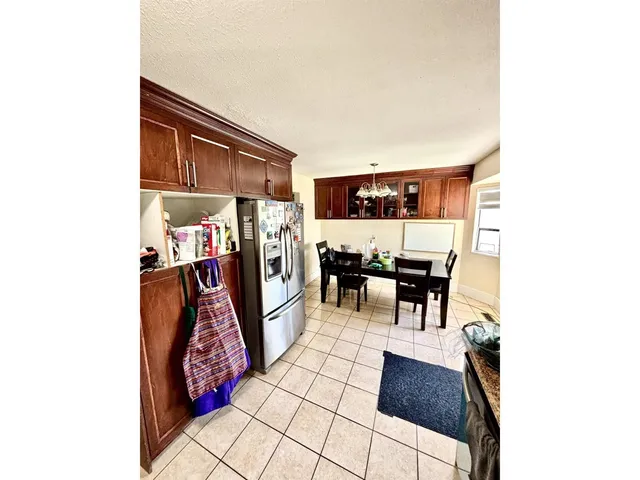 14863 87A AVENUE, Surrey 4