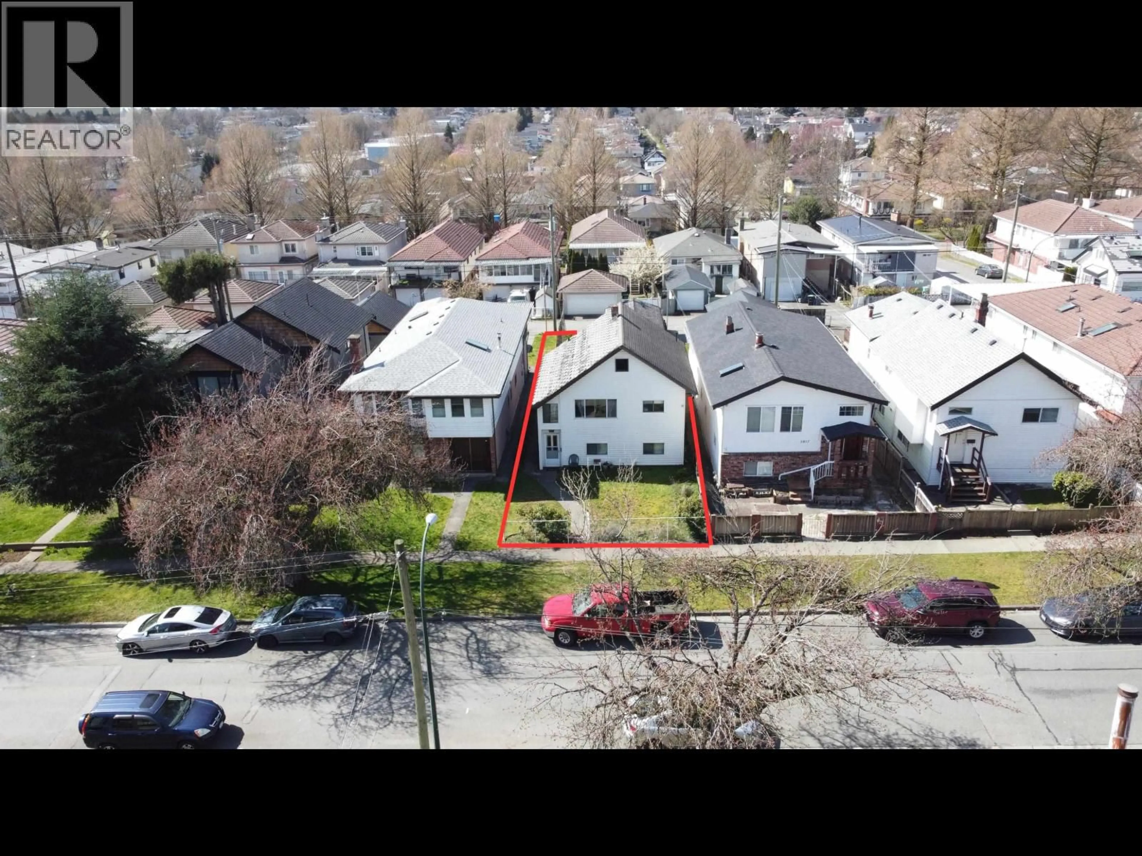 A pic from outside/outdoor area/front of a property/back of a property/a pic from drone, city buildings view from balcony for 5829 MCKINNON STREET, Vancouver British Columbia V5R4E2