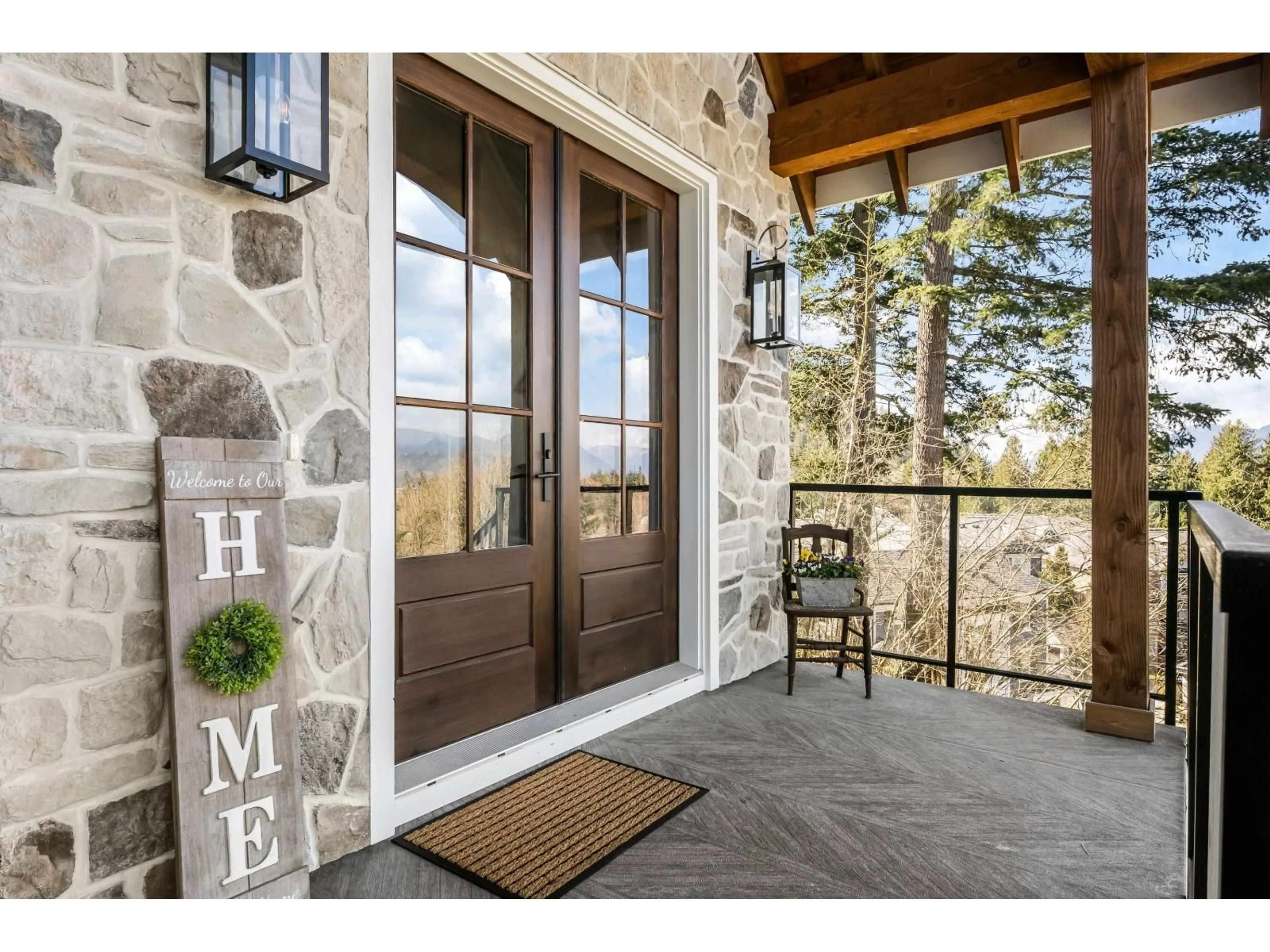 Indoor entryway for 1 - 45406 VEDDER MOUNTAIN ROAD, Chilliwack British Columbia V2R4C3