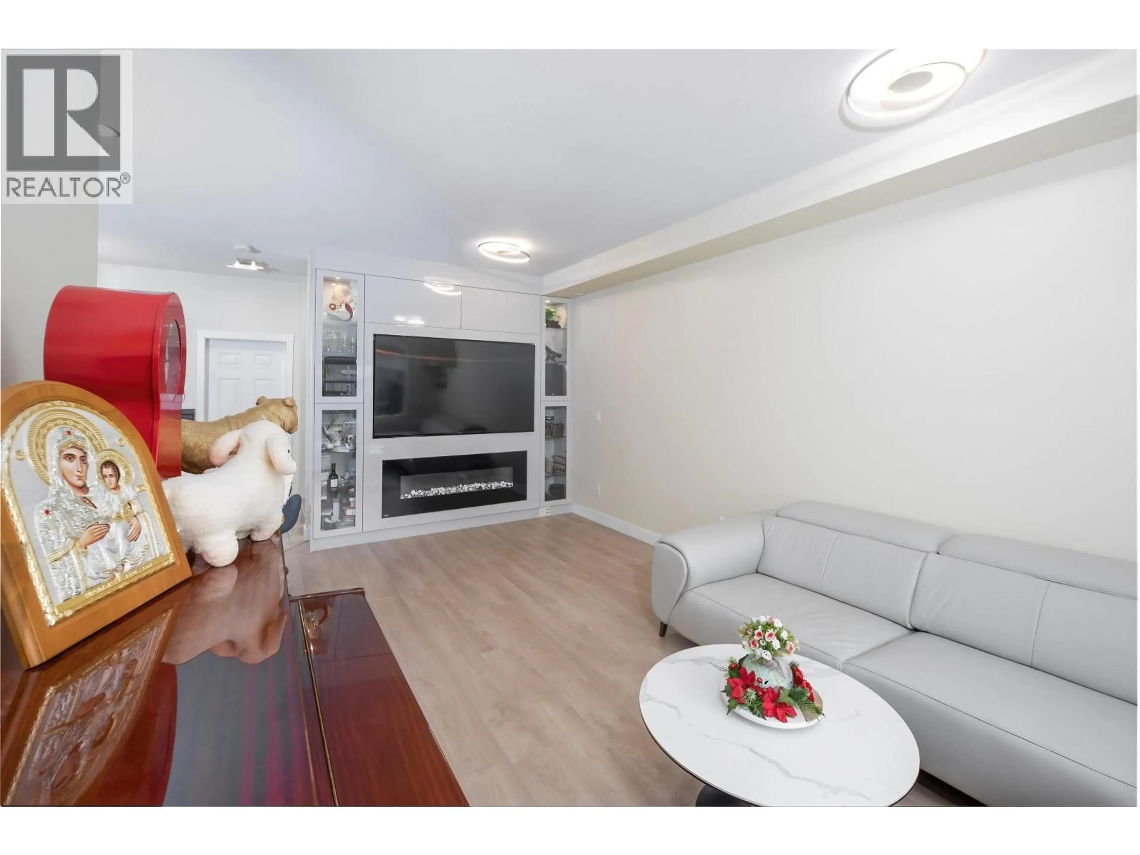 Living room with furniture, unknown for 37 - 11393 STEVESTON HIGHWAY, Richmond British Columbia V7A1N8