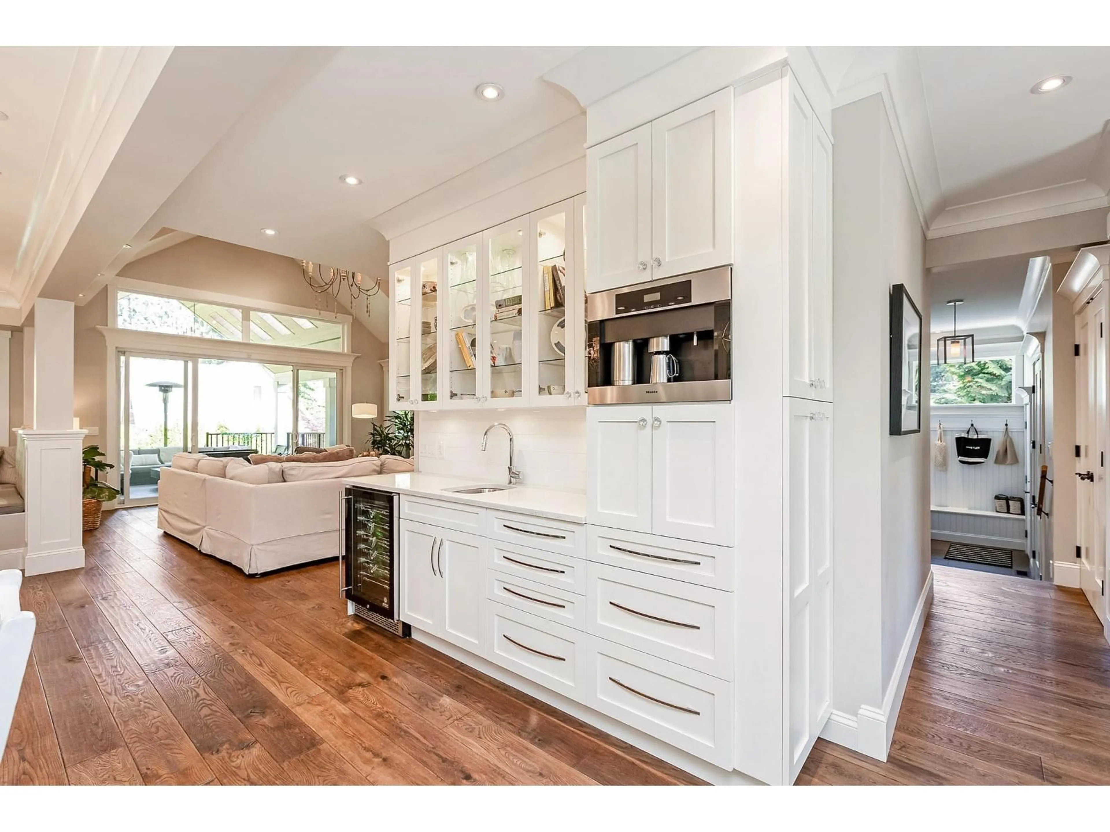 Open concept kitchen, wood/laminate floor for 12579 26 AVENUE, Surrey British Columbia V4A2K6