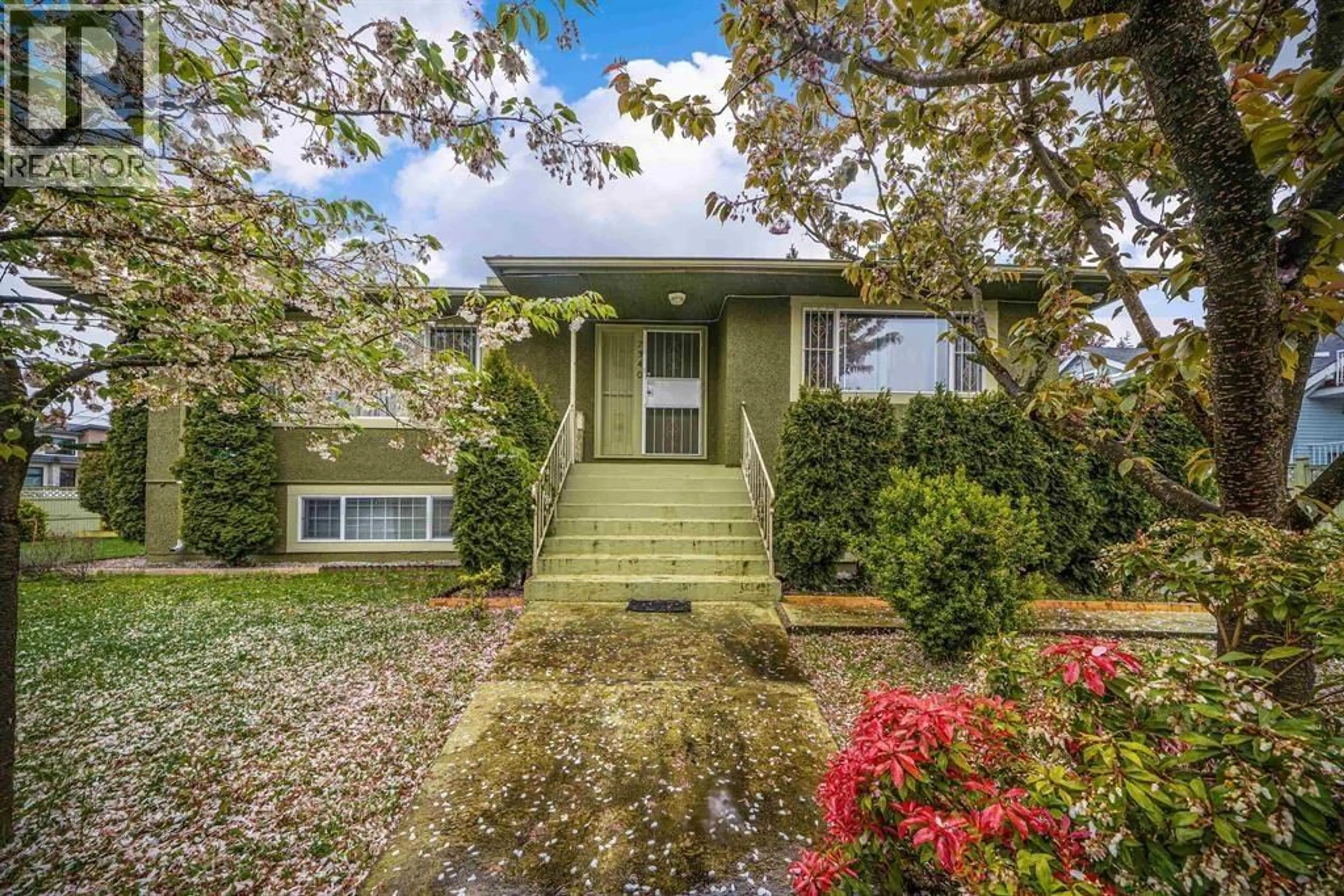 Home with vinyl exterior material, street for 7340 IMPERIAL STREET, Burnaby British Columbia V5E1N7