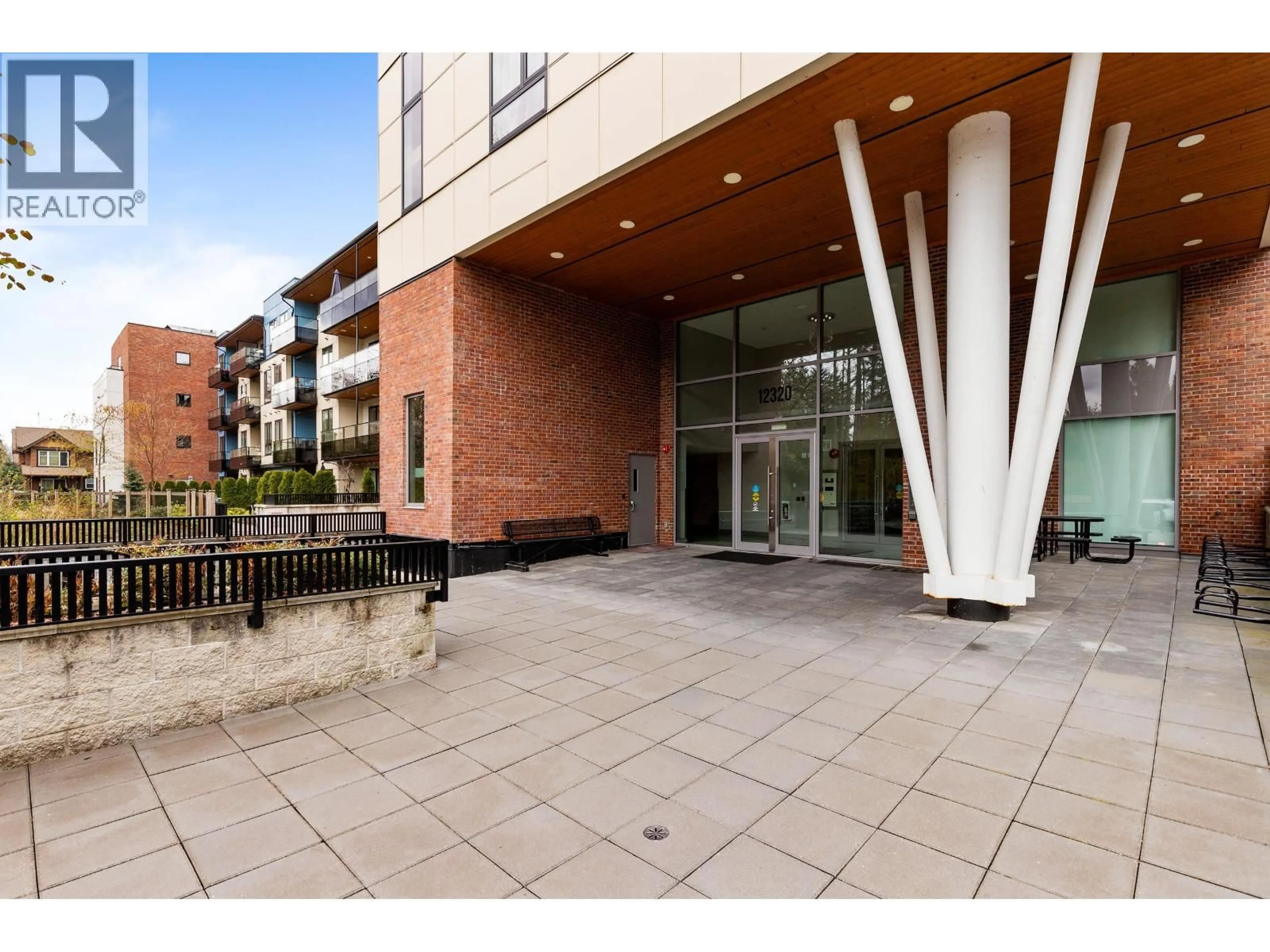 Indoor foyer for PH10 - 12320 222 STREET, Maple Ridge British Columbia V2X4K8