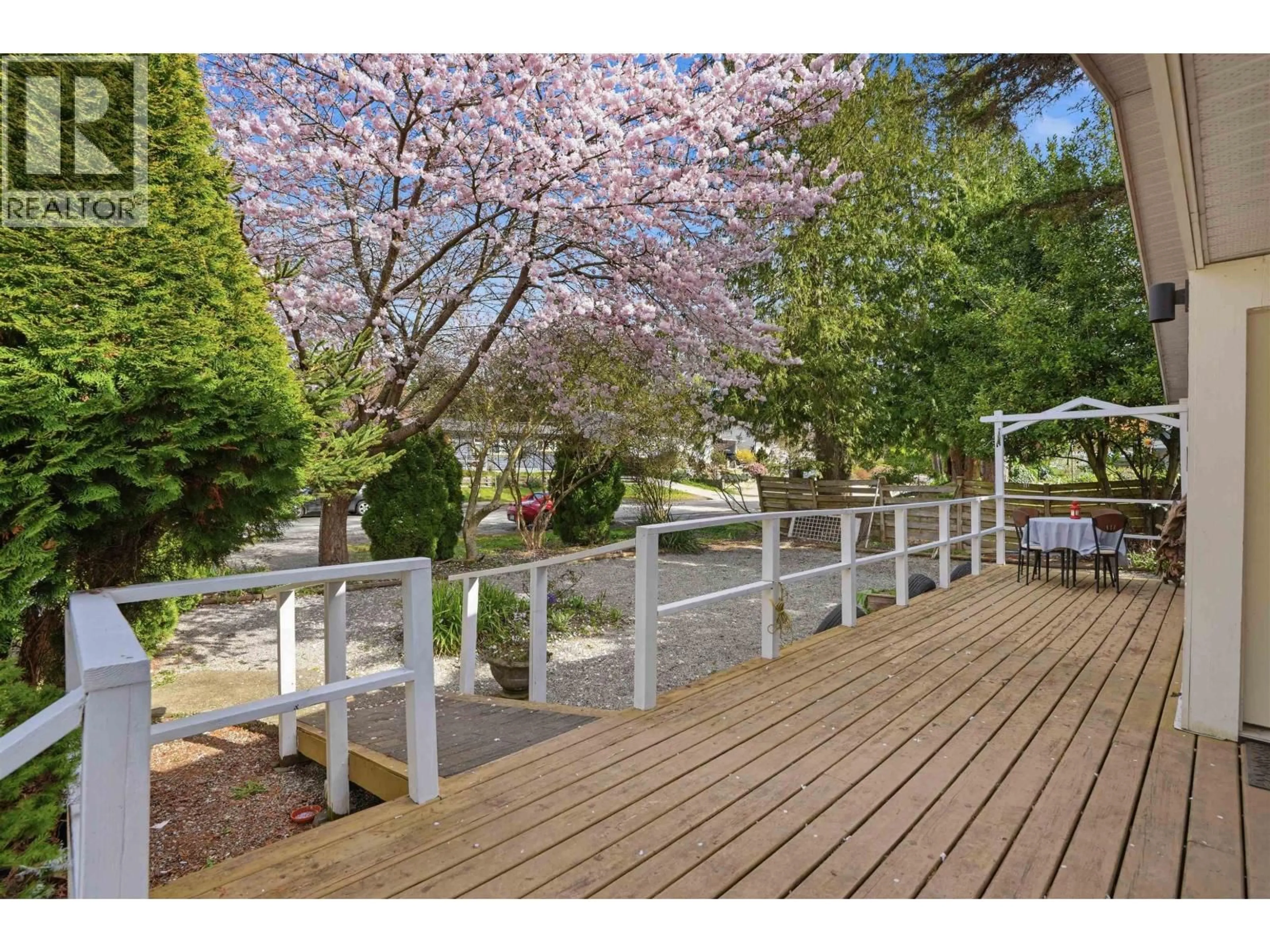 Patio, water/lake/river/ocean view for 5707 MEDUSA STREET, Sechelt British Columbia V0N3A0
