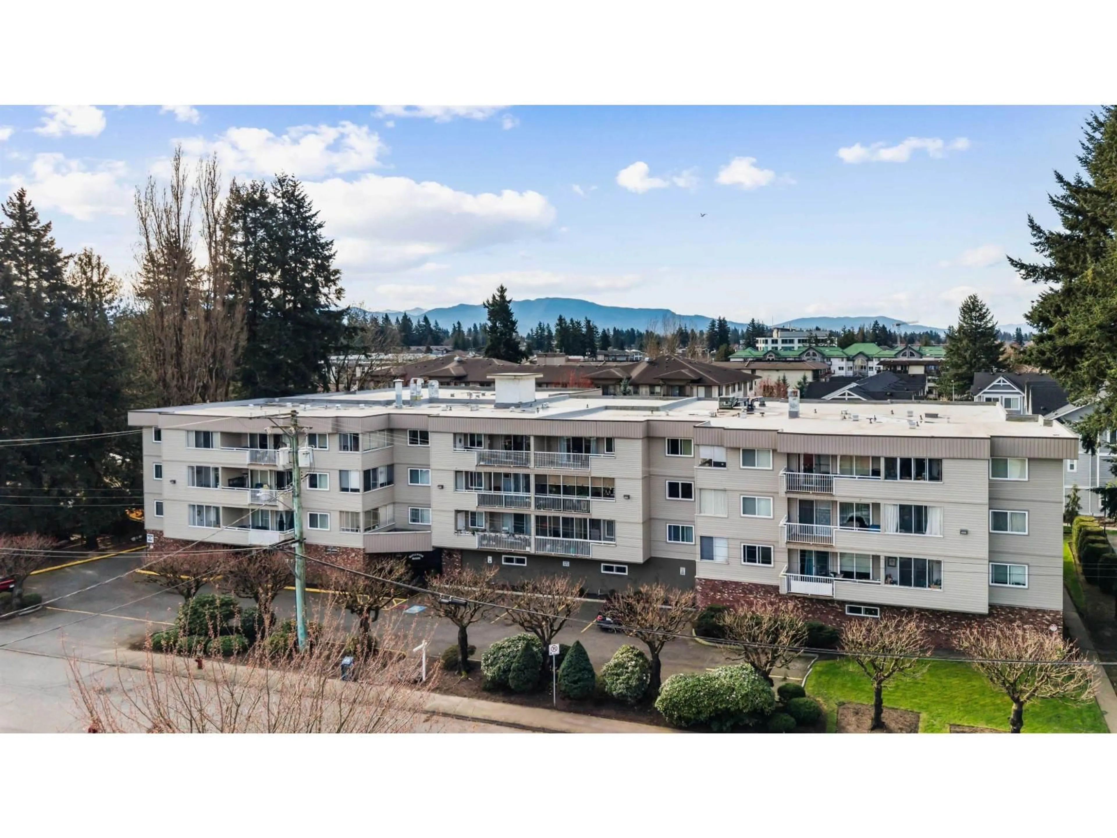 A pic from outside/outdoor area/front of a property/back of a property/a pic from drone, mountain view for 312 - 32040 TIMS AVENUE, Abbotsford British Columbia V2T2H2