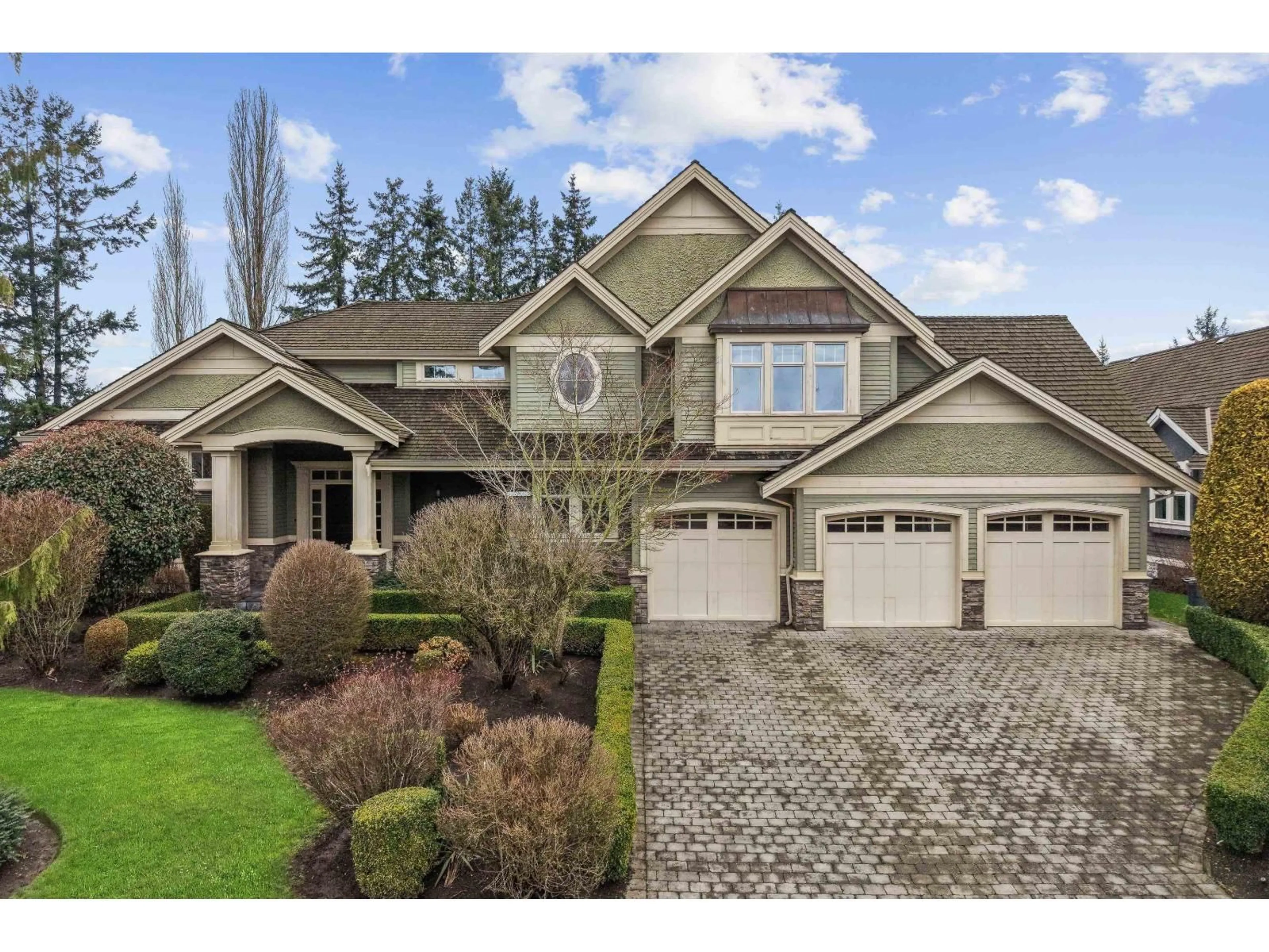 Home with vinyl exterior material, street for 15845 39A AVENUE, Surrey British Columbia V3Z0L1