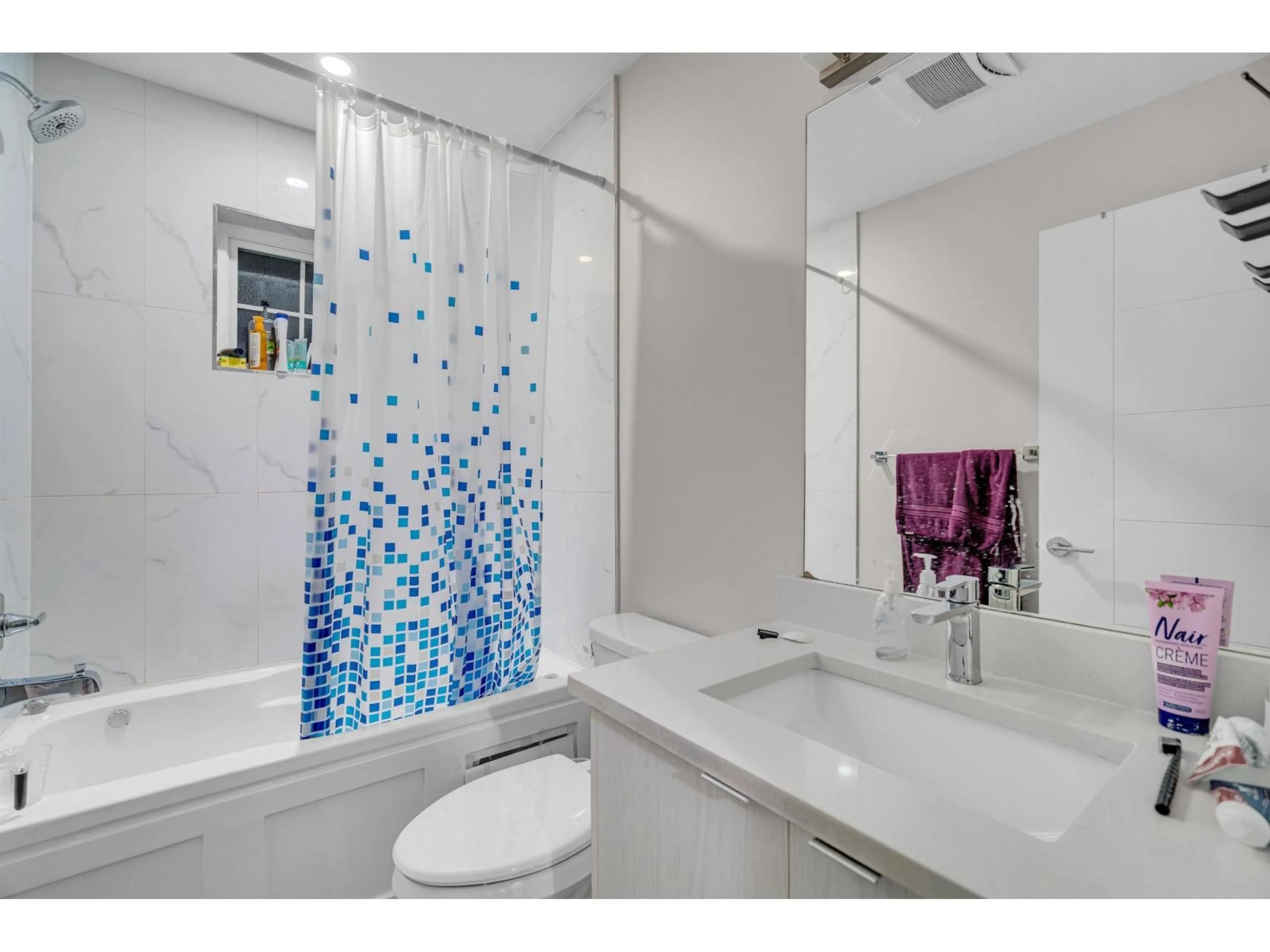 Standard bathroom, ceramic/tile floor for 26 - 11267 133 STREET, Surrey British Columbia V3R0E3