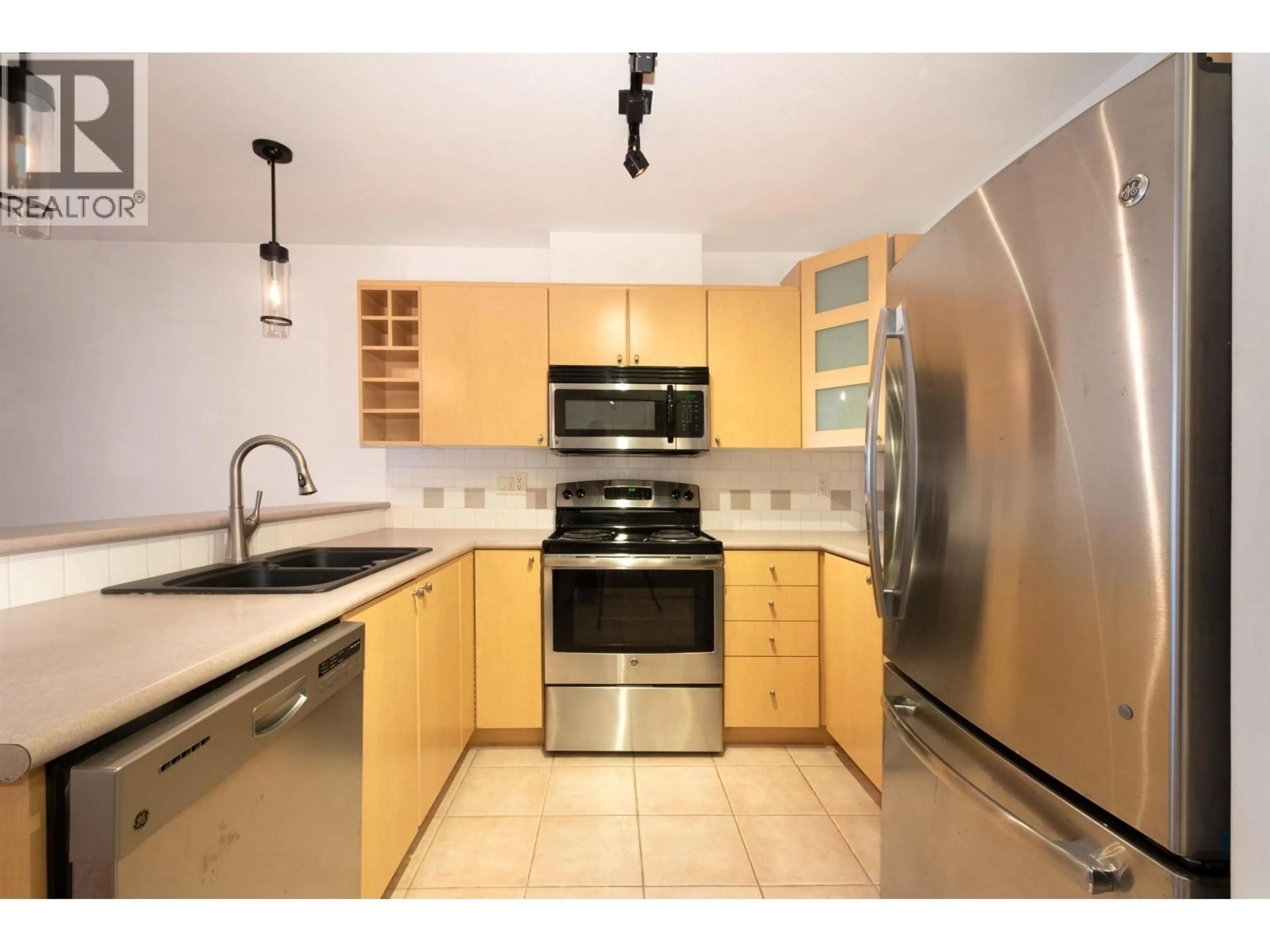 Standard kitchen, ceramic/tile floor for 105 - 3136 ST. JOHNS STREET, Port Moody British Columbia V3H5E4