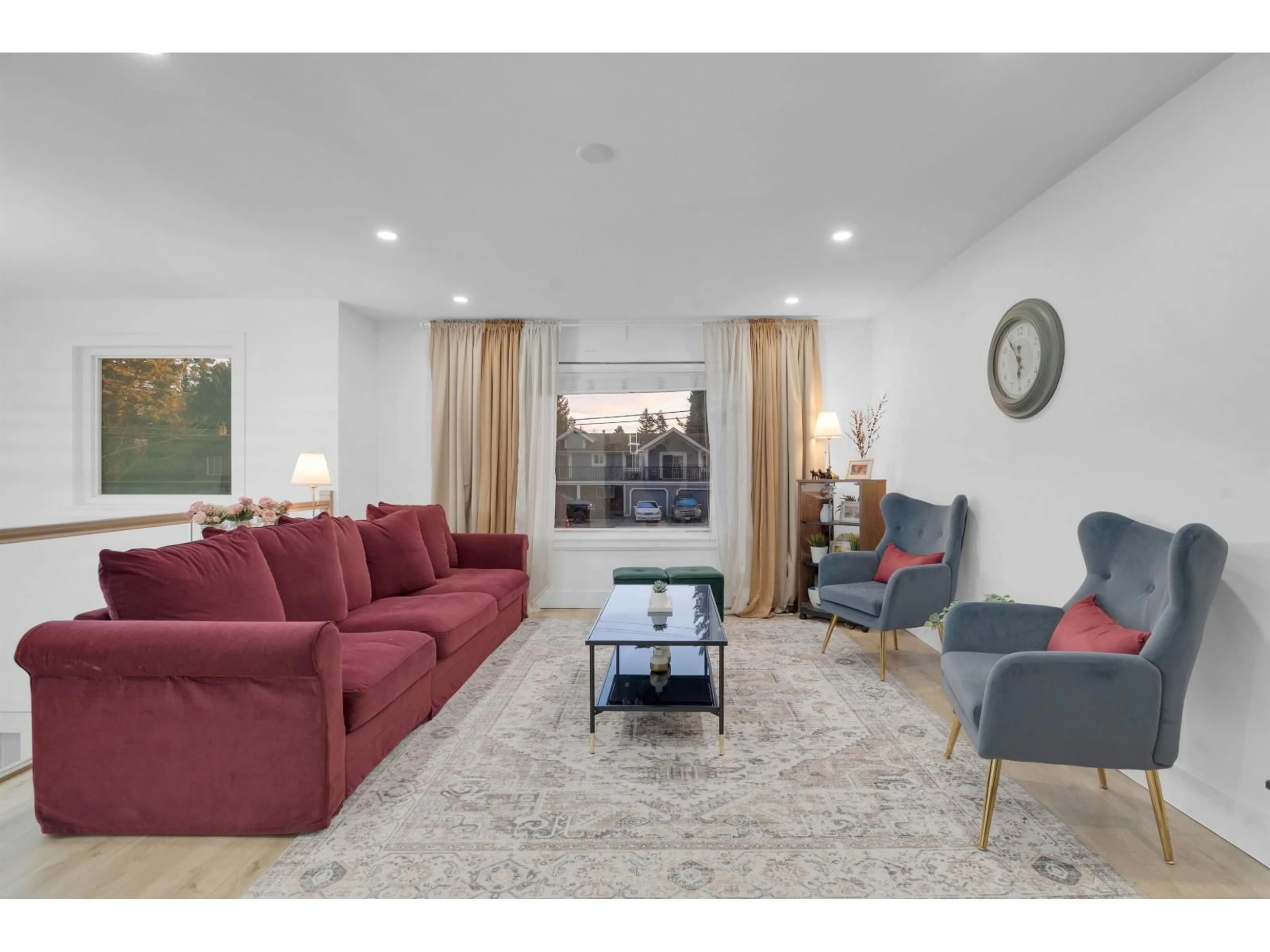 Living room with furniture, unknown for 13469 80 AVENUE, Surrey British Columbia V3W3C2