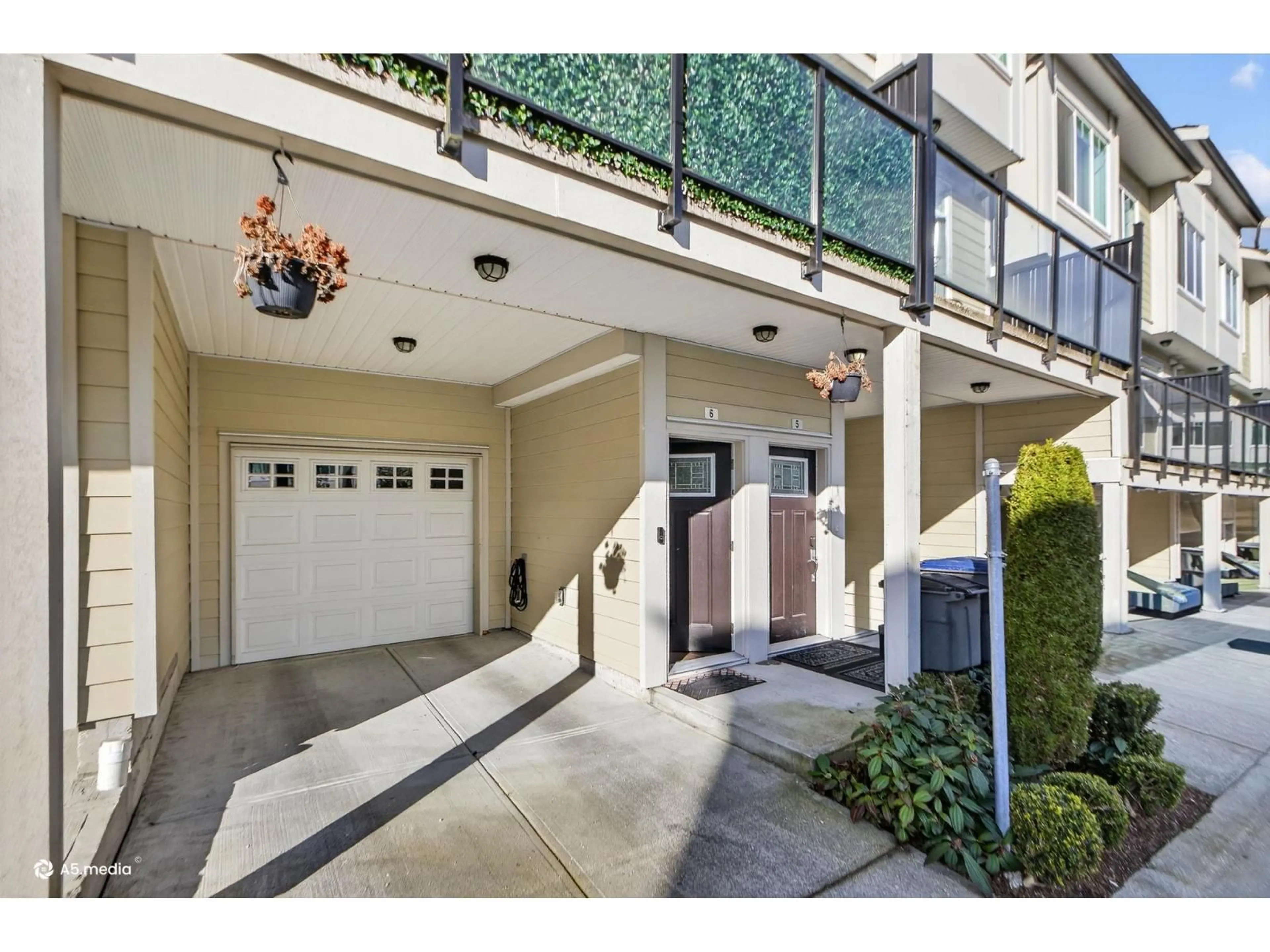 Indoor entryway for 6 - 13670 62 AVENUE, Surrey British Columbia V3X0H8