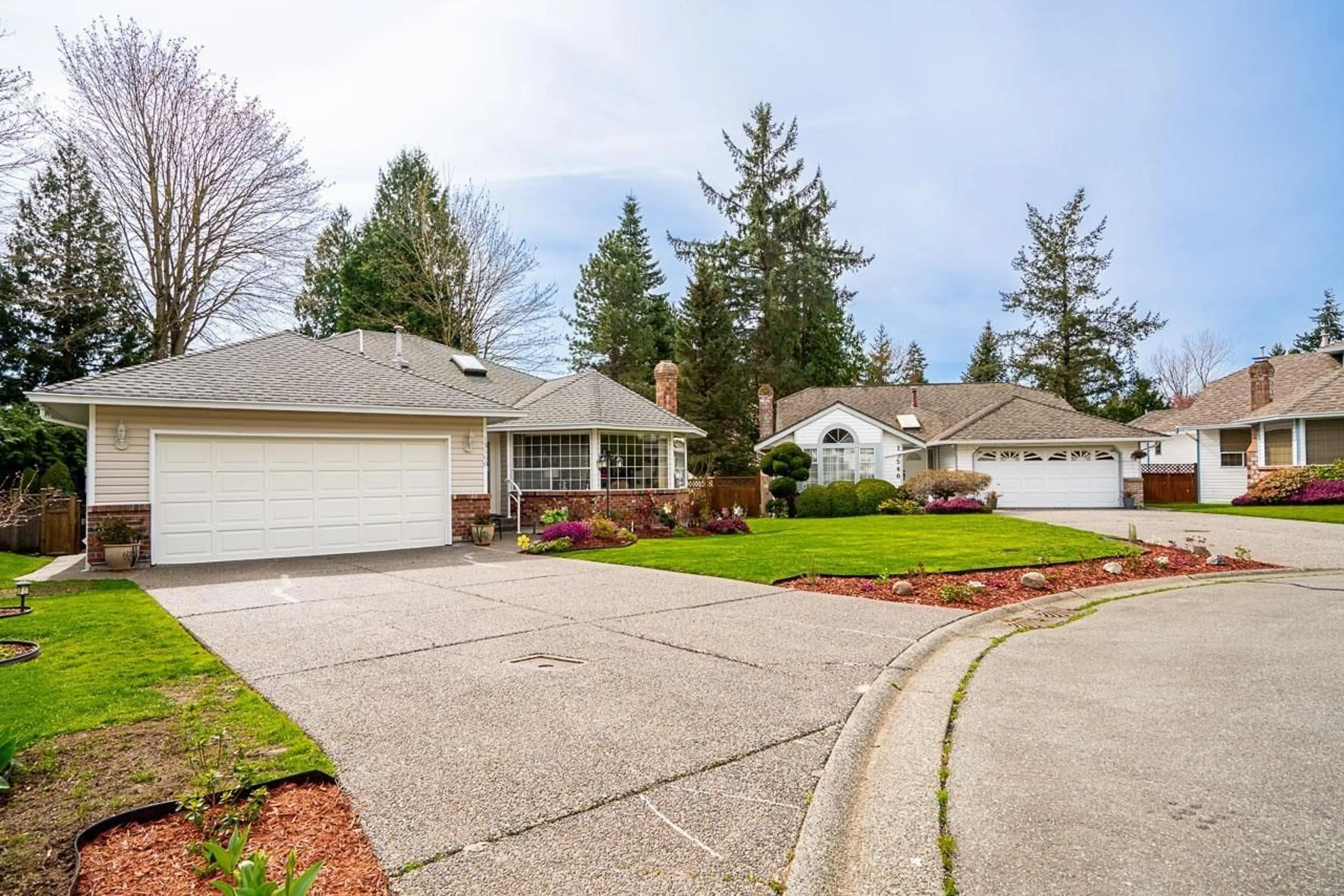 Home with vinyl exterior material, street for 13560 15A AVENUE, Surrey British Columbia V4A8Z9