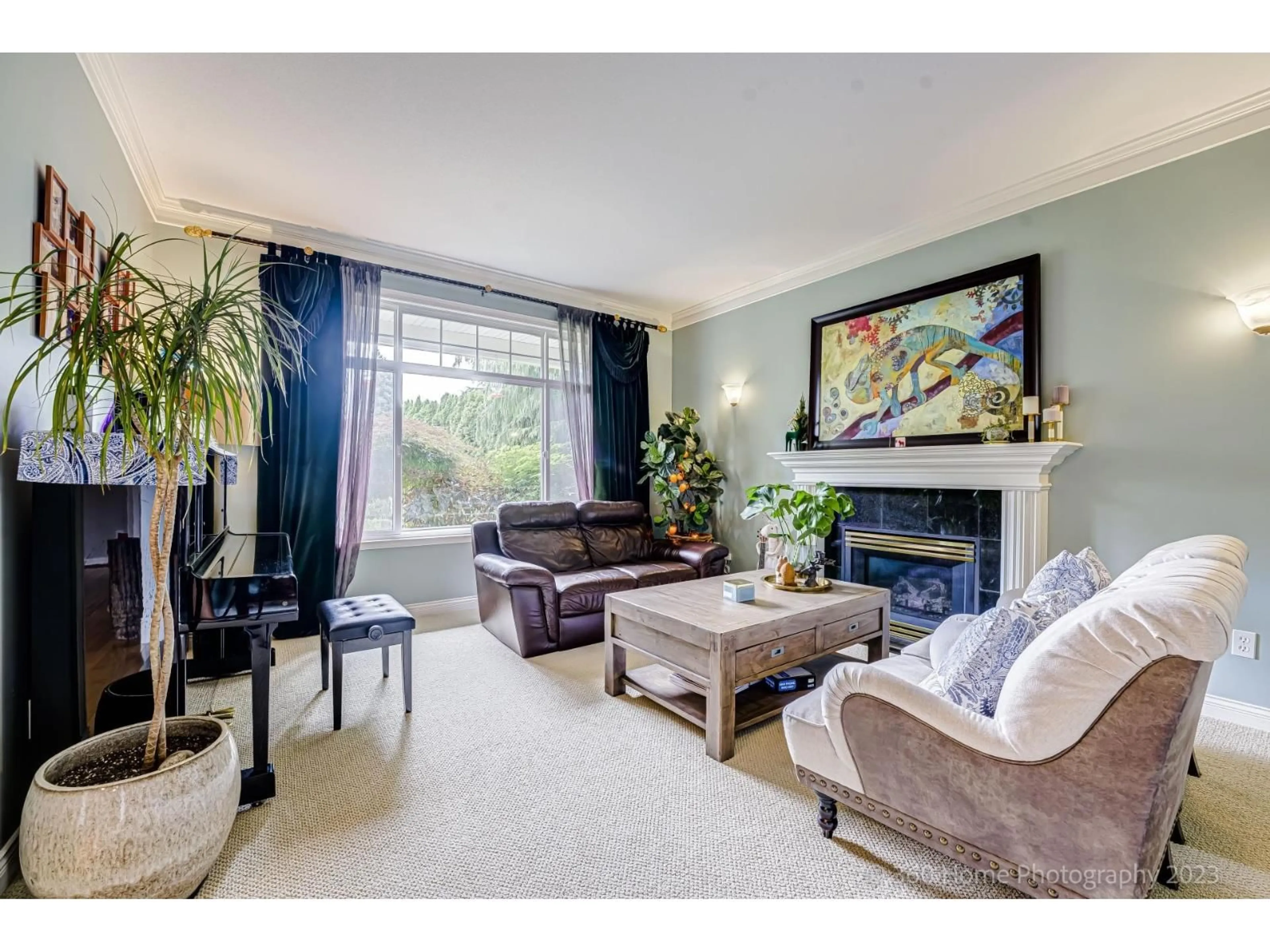 Living room with furniture, unknown for 13923 22A AVE AVENUE, Surrey British Columbia V4A9V4