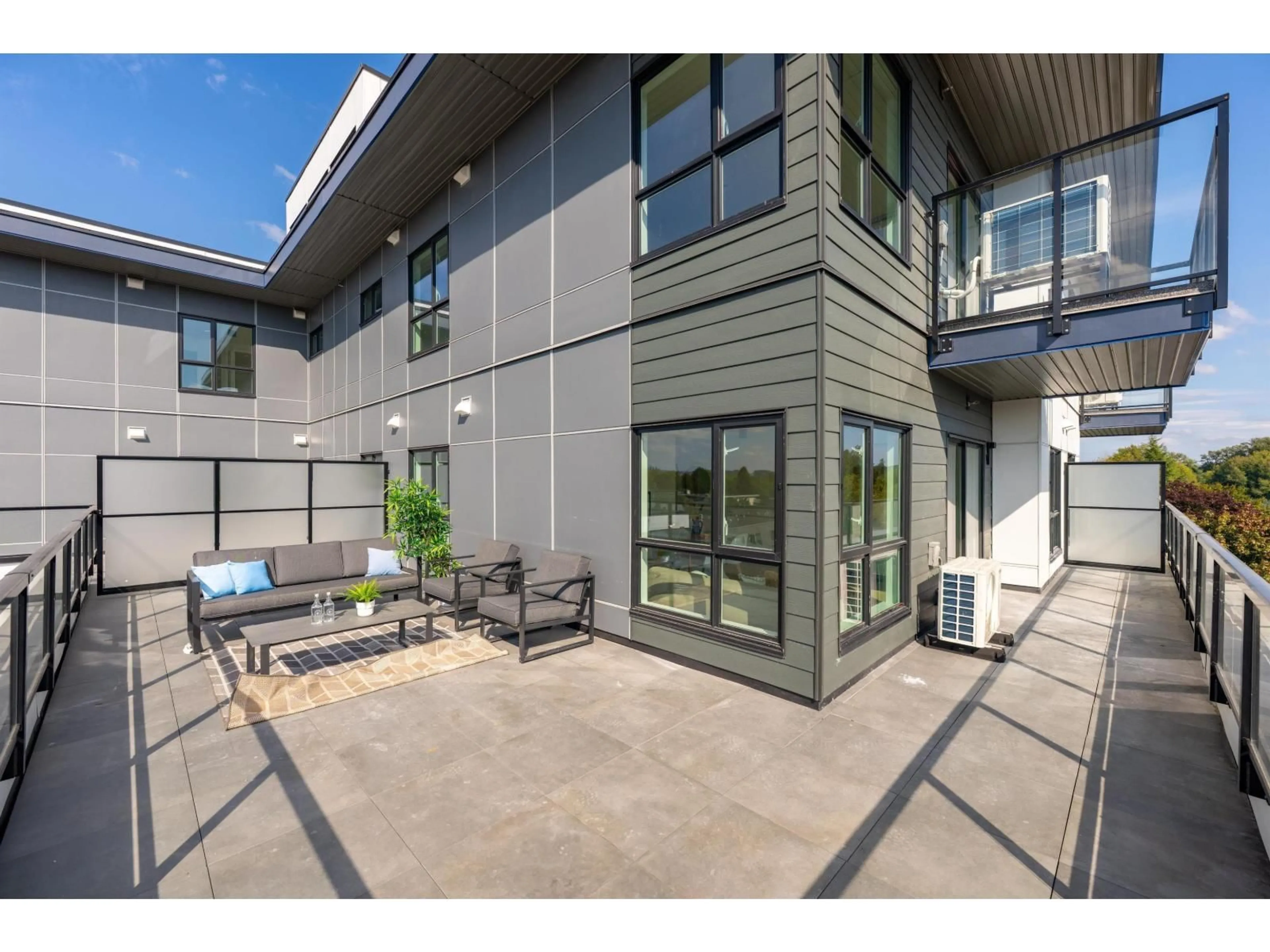 Patio, unknown for 503 - 5398 207 STREET, Langley British Columbia V3A2G1
