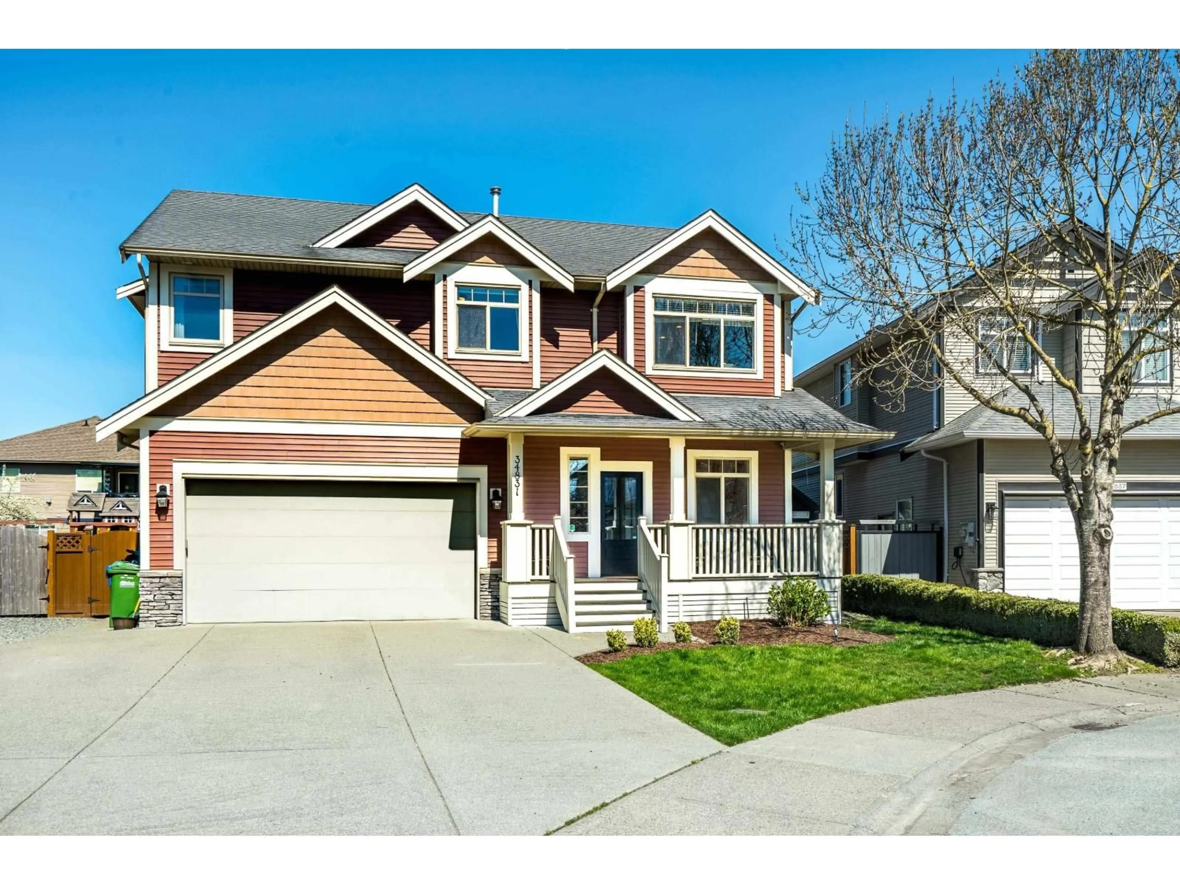 Home with vinyl exterior material, street for 34831 1 AVENUE, Abbotsford British Columbia V2S8C1