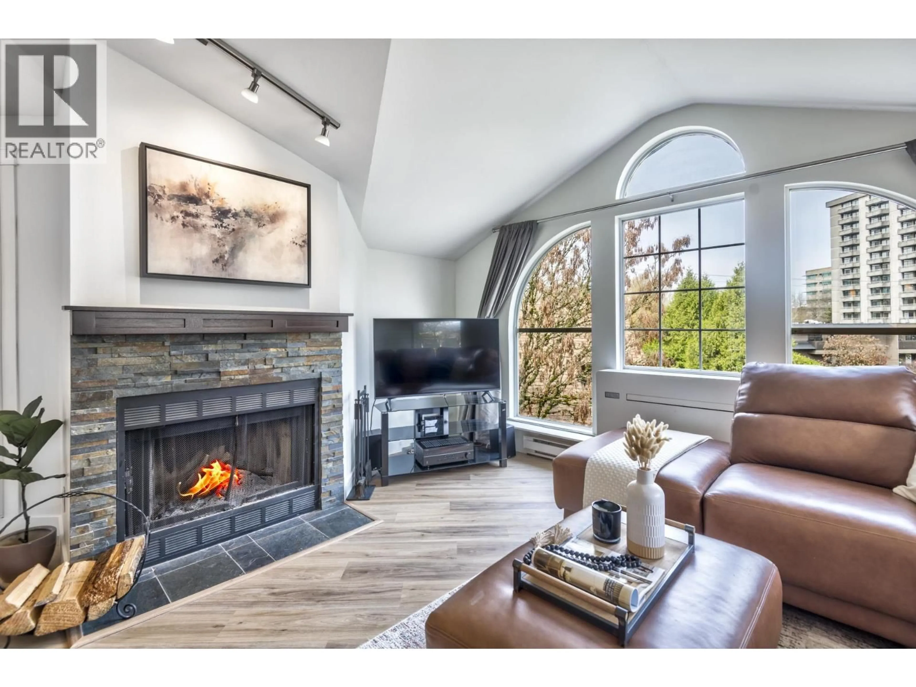 Living room with furniture, unknown for 406 - 888 13TH AVENUE, Vancouver British Columbia V5Z1P2