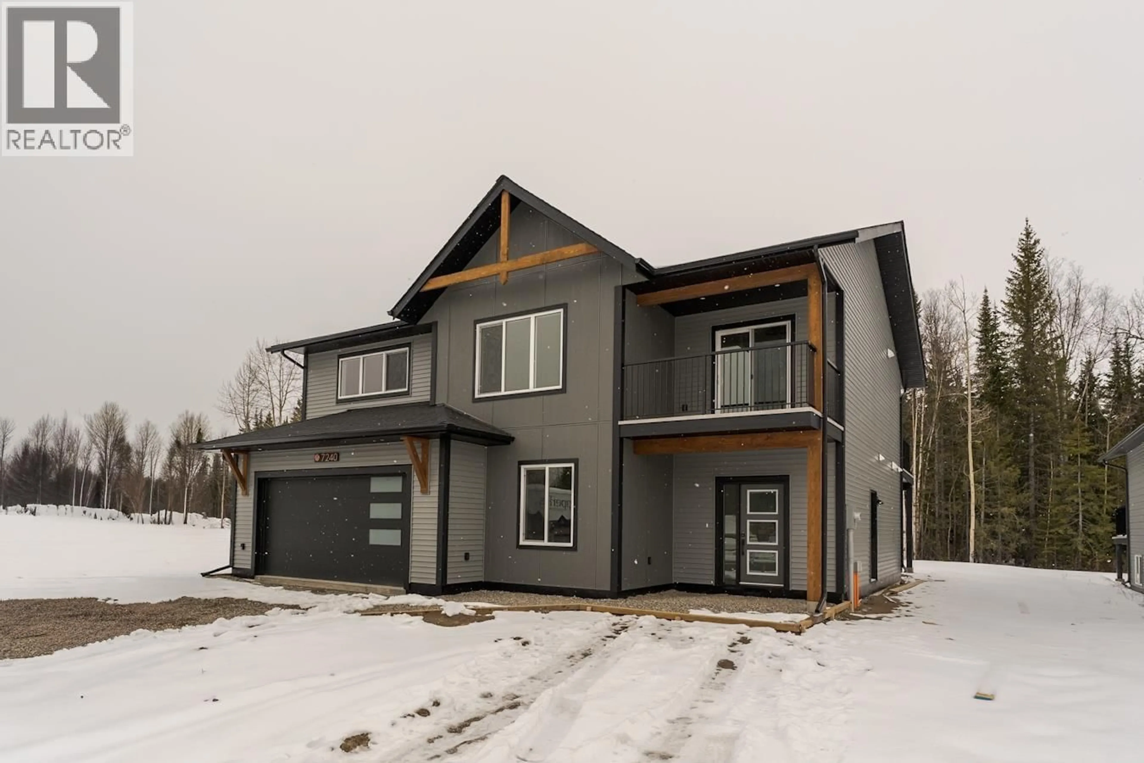 Home with vinyl exterior material, building for 7240 HILLU ROAD, Prince George British Columbia V2K0B4