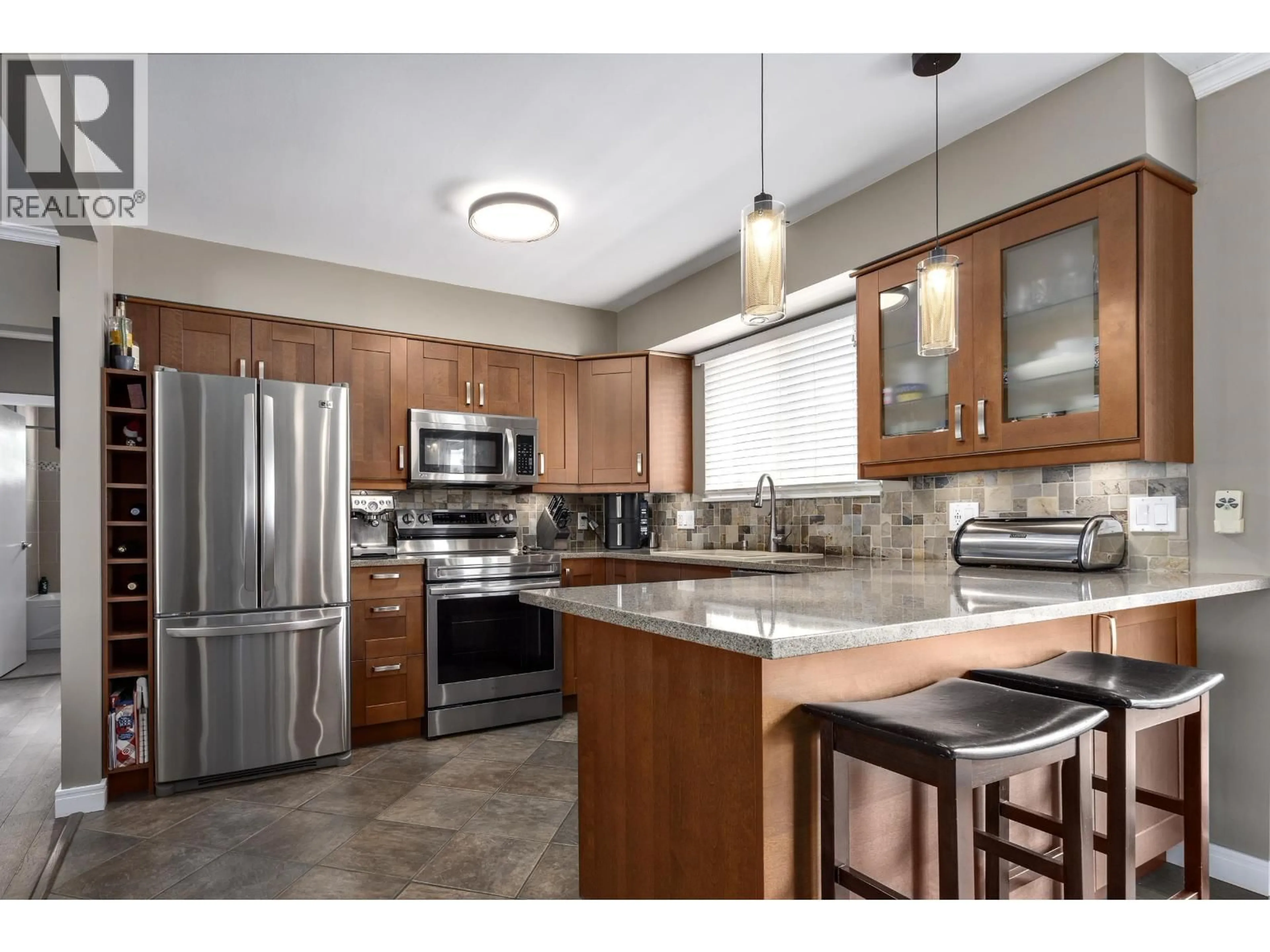 Open concept kitchen, unknown for 40251 KALODON ROAD, Squamish British Columbia V0N1T0