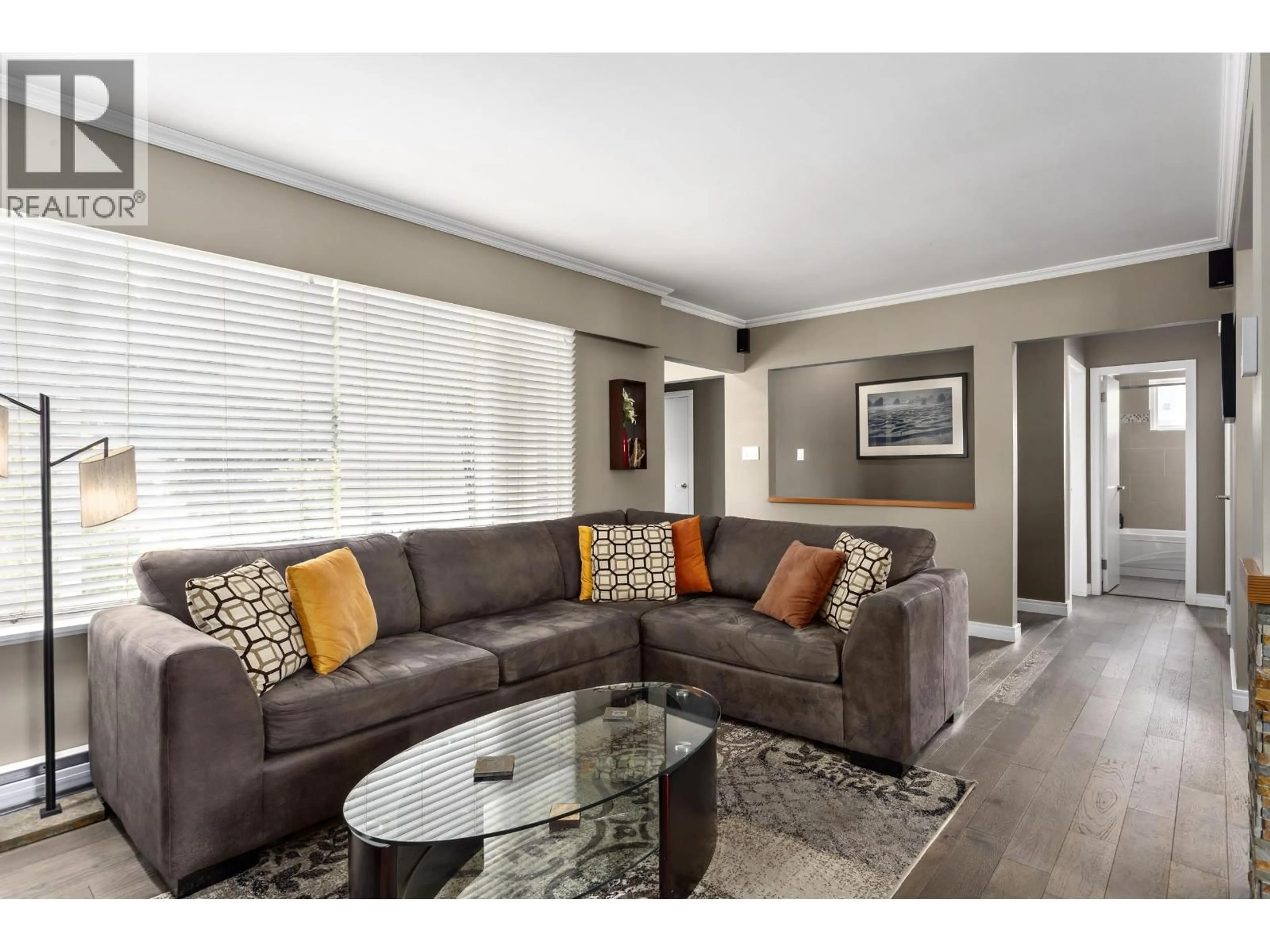 Living room with furniture, unknown for 40251 KALODON ROAD, Squamish British Columbia V0N1T0