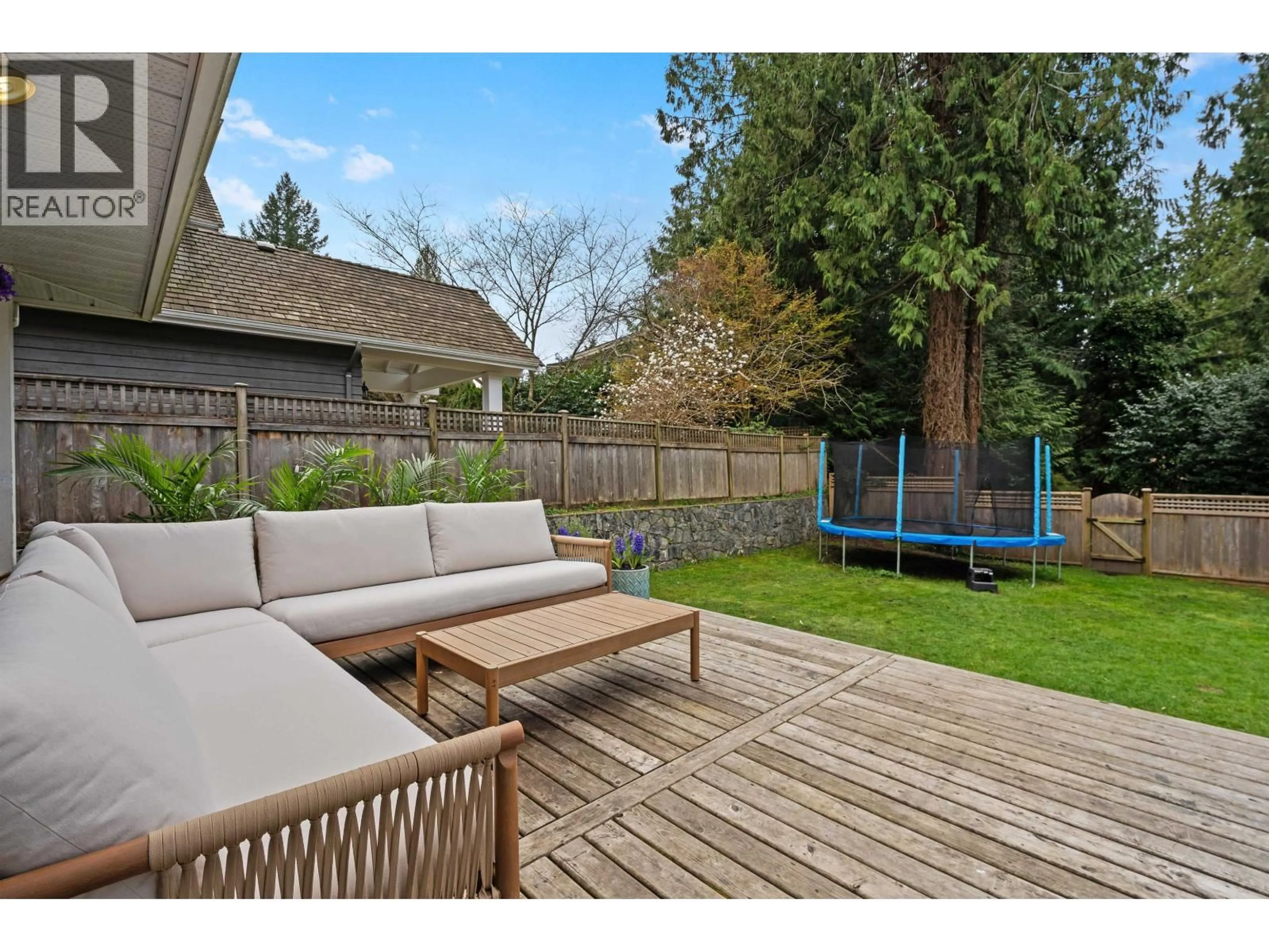 Patio, street for 5636 MARINE DRIVE, West Vancouver British Columbia V7W2R6