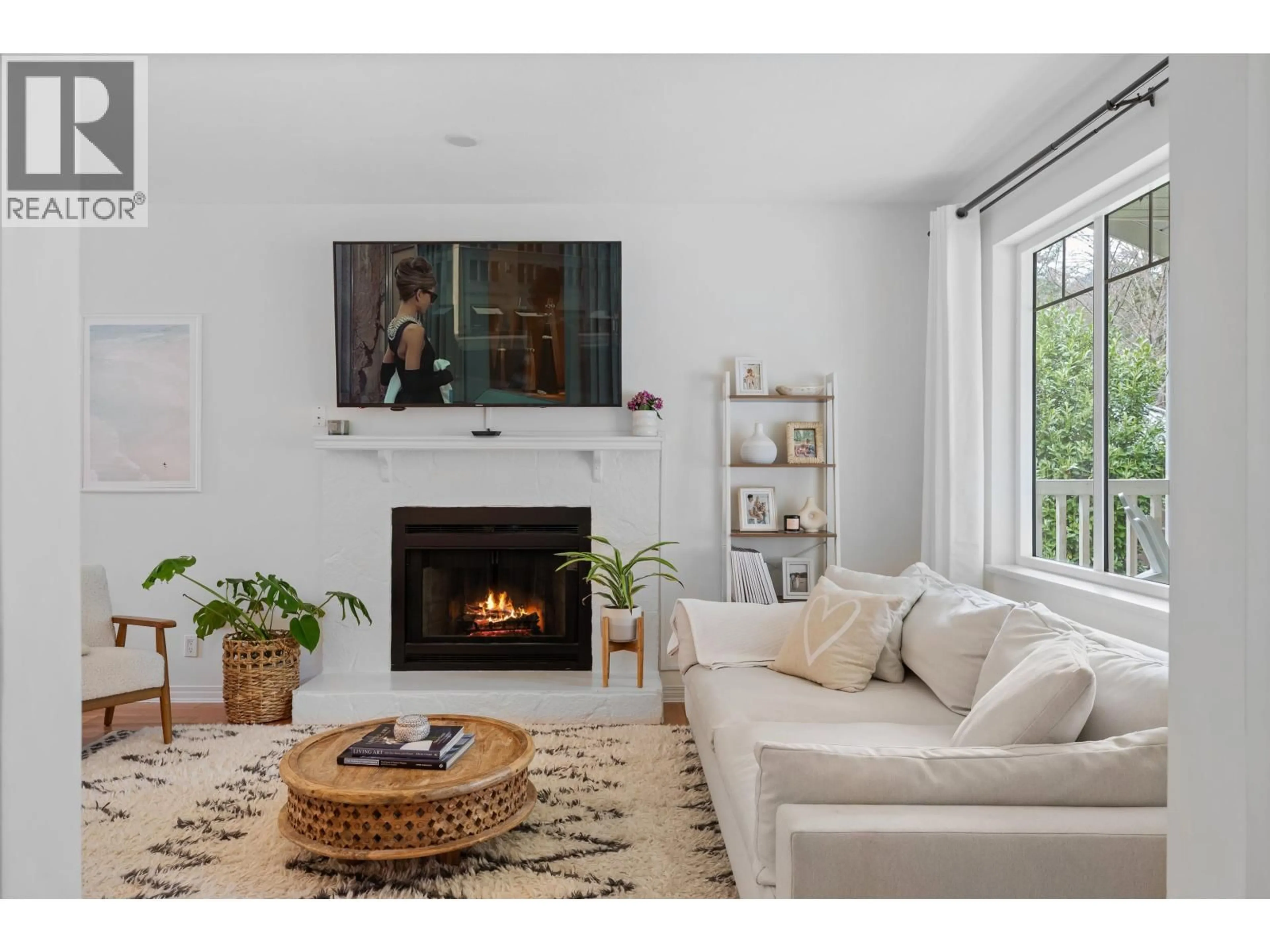 Living room with furniture, unknown for 5636 MARINE DRIVE, West Vancouver British Columbia V7W2R6