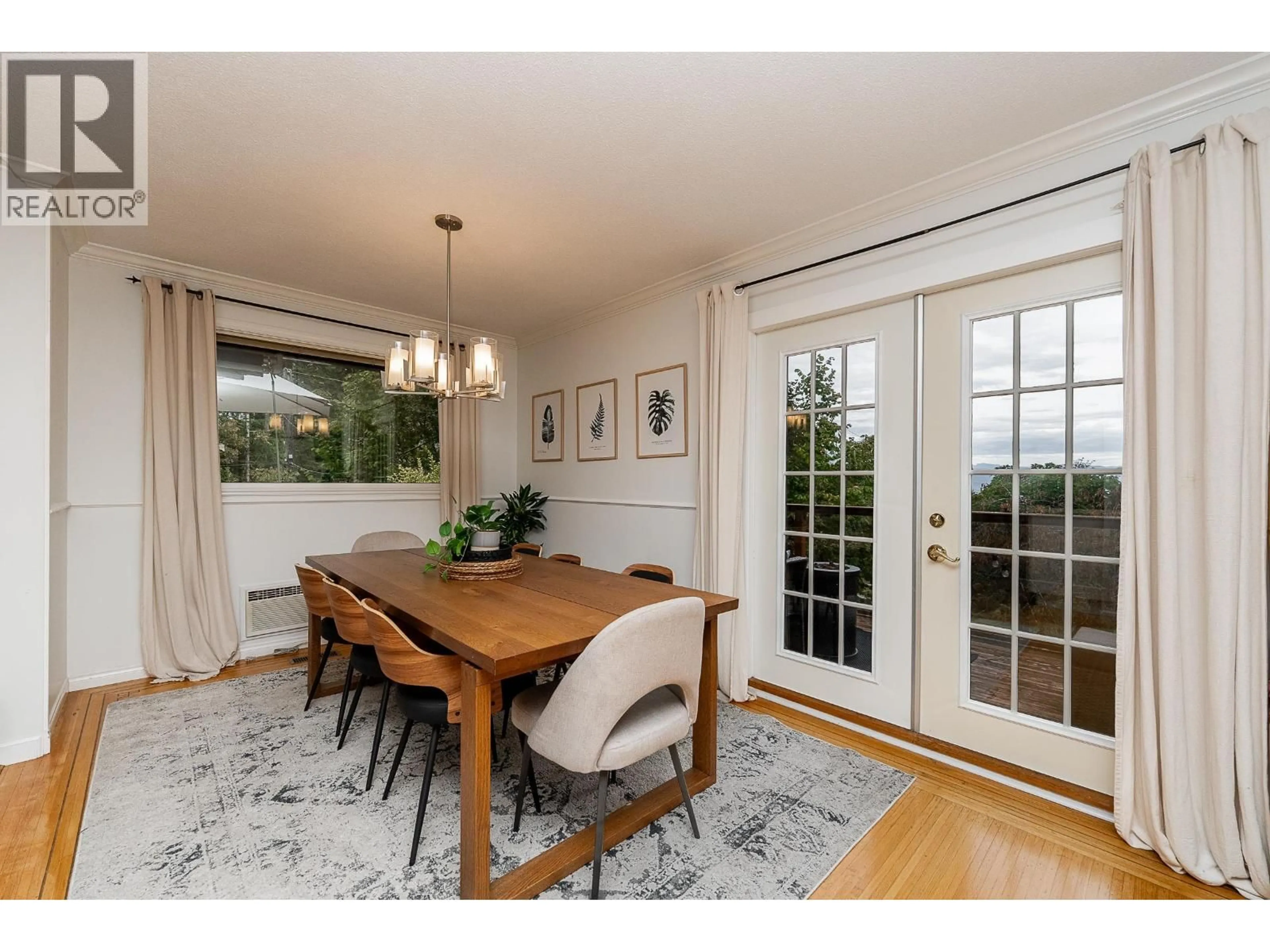 Dining room, wood/laminate floor for 2988 FLEET STREET, Coquitlam British Columbia V3C3R8