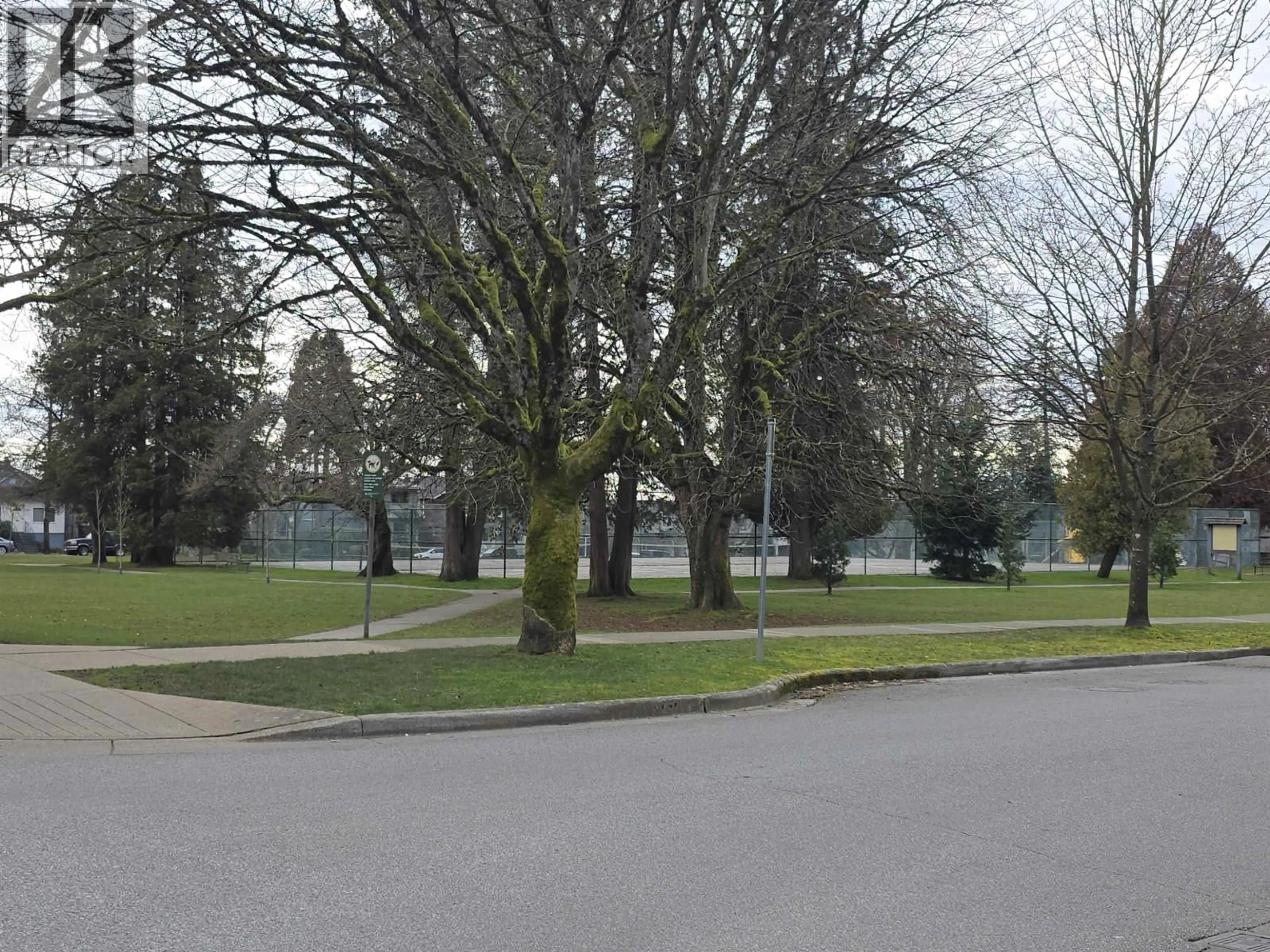 Blurry image for 101 - 5980 PRINCE EDWARD STREET, Vancouver British Columbia V5W4A8