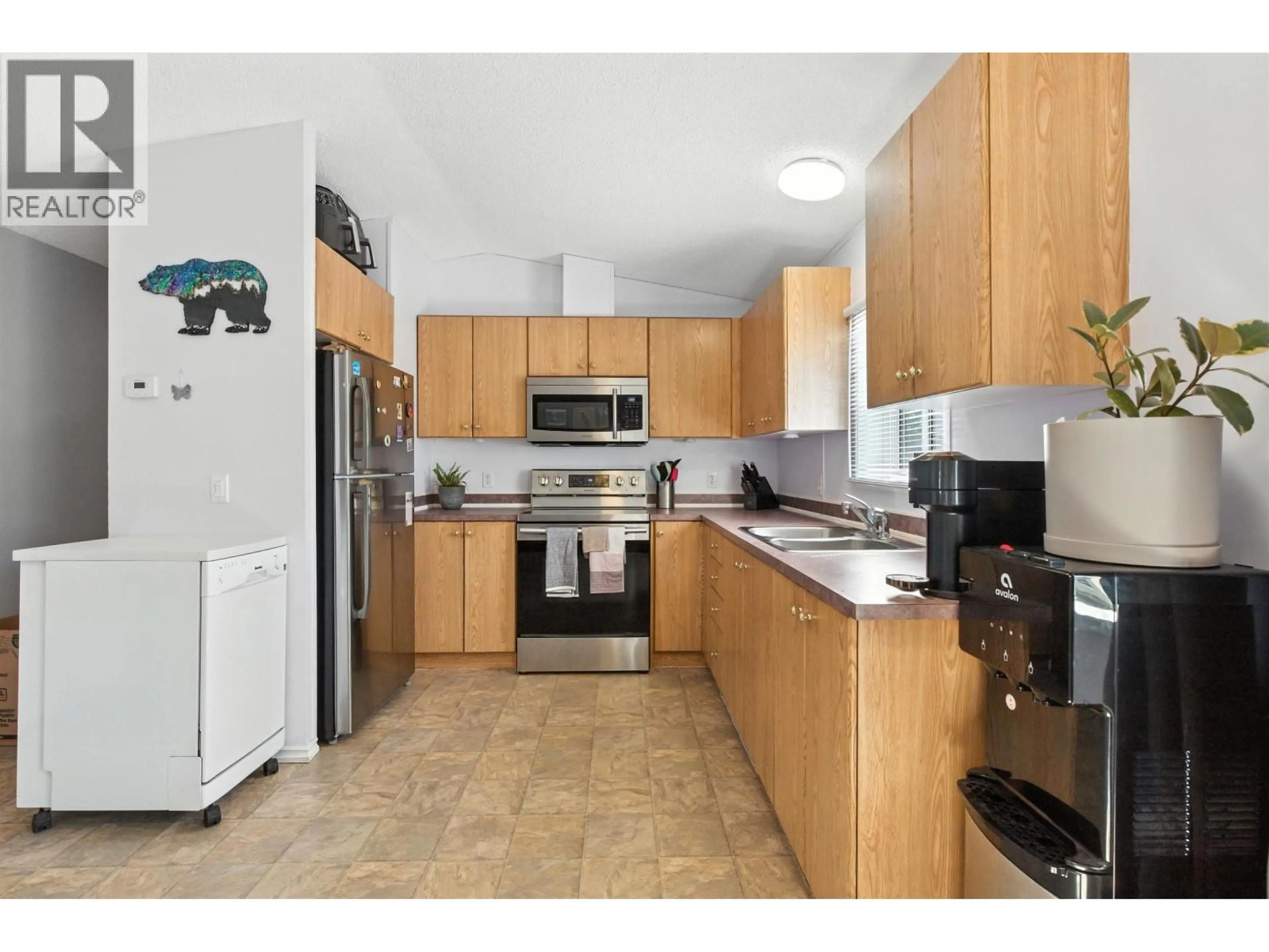 Standard kitchen, unknown for 232 LONGHORN DRIVE, Williams Lake British Columbia V2G4T7