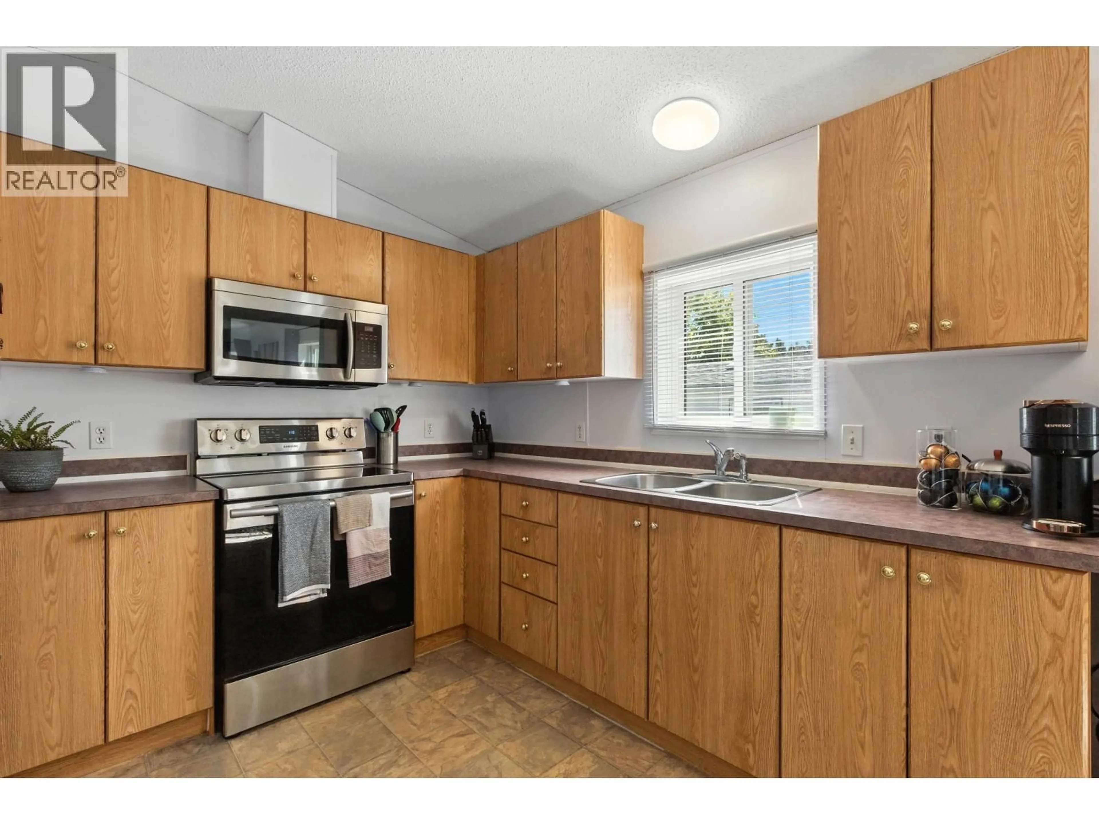 Standard kitchen, unknown for 232 LONGHORN DRIVE, Williams Lake British Columbia V2G4T7