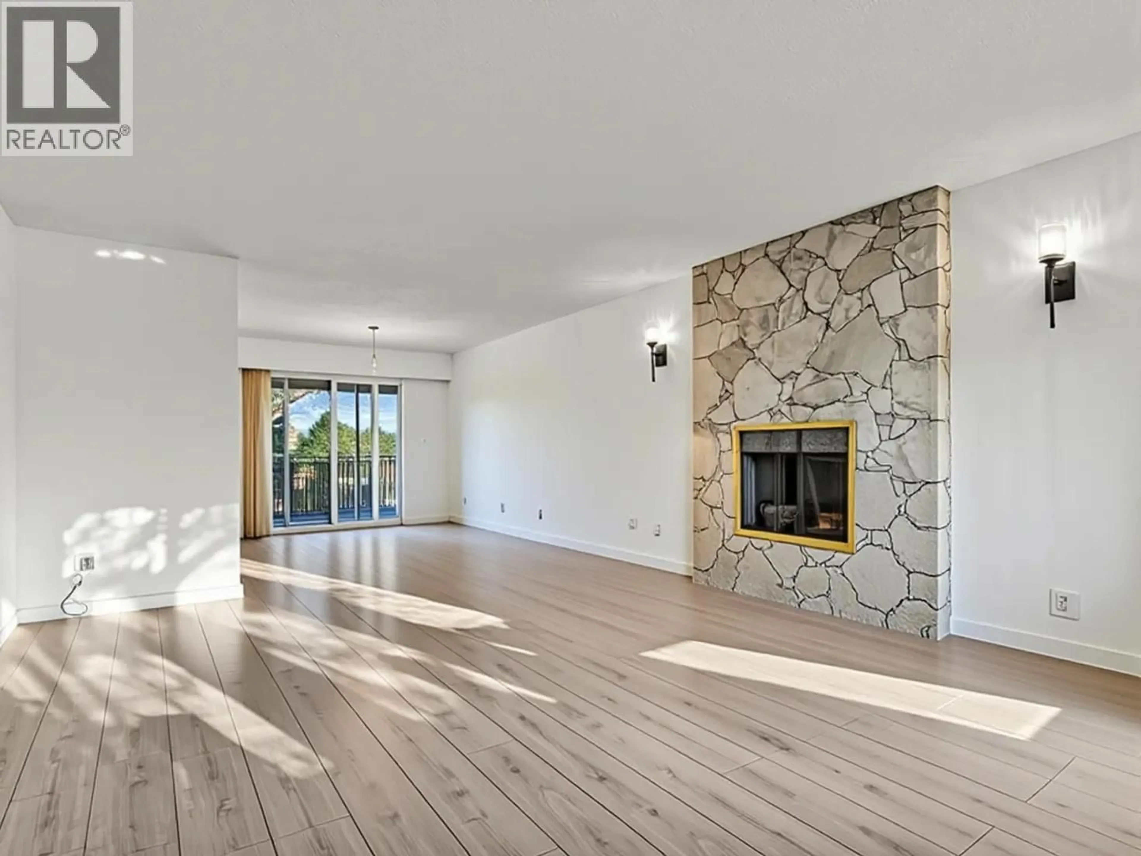 Unknown for 6870 6TH STREET, Burnaby British Columbia V5E3T1