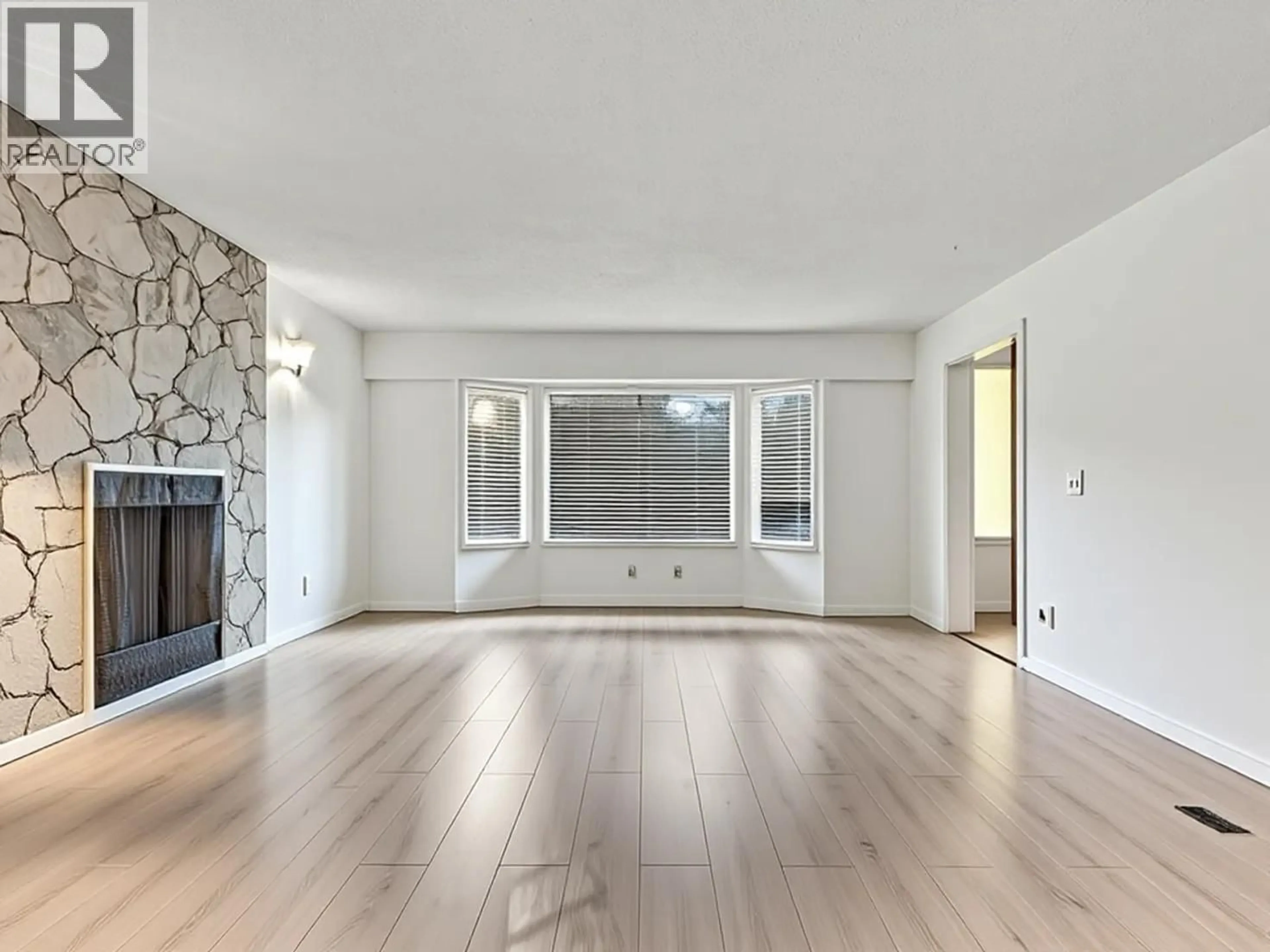 A pic of a room for 6870 6TH STREET, Burnaby British Columbia V5E3T1