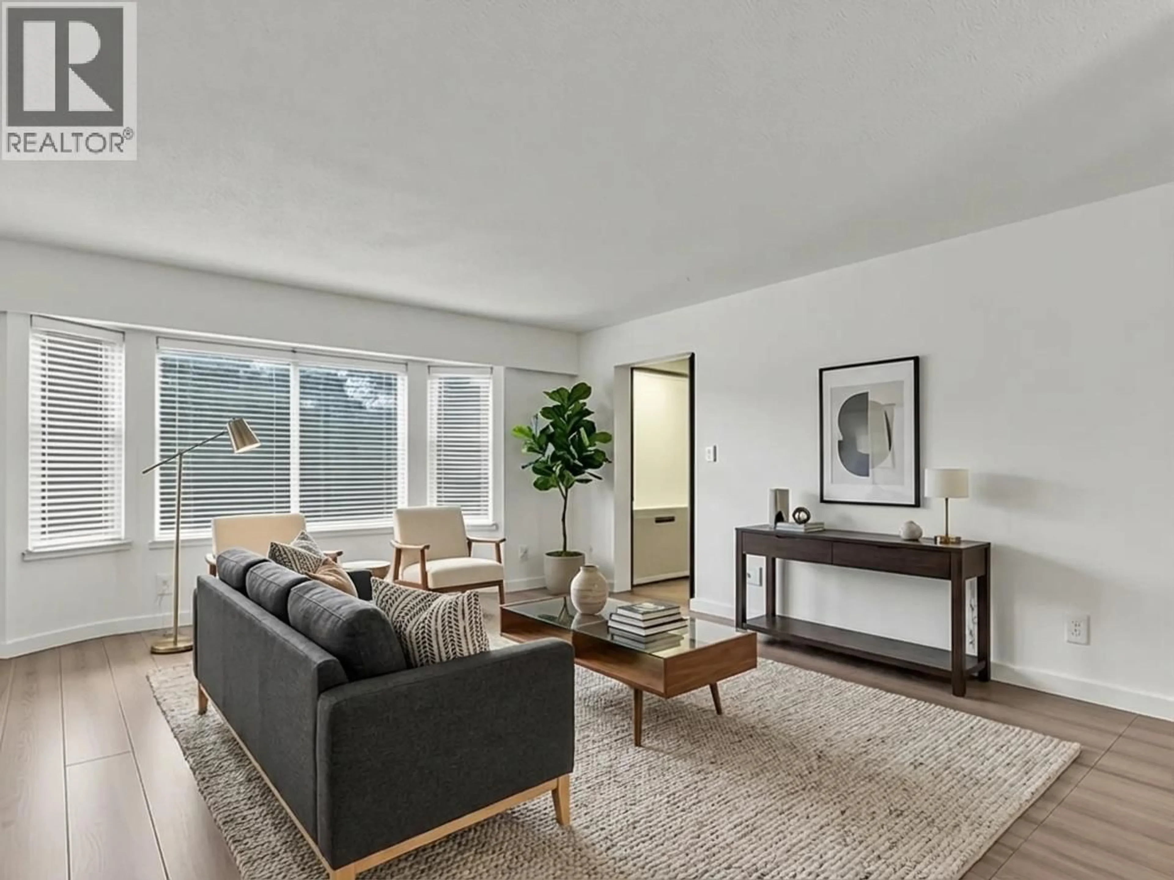 Living room with furniture, unknown for 6870 6TH STREET, Burnaby British Columbia V5E3T1