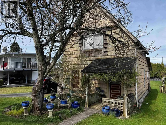 235 DURHAM STREET, New Westminster 4