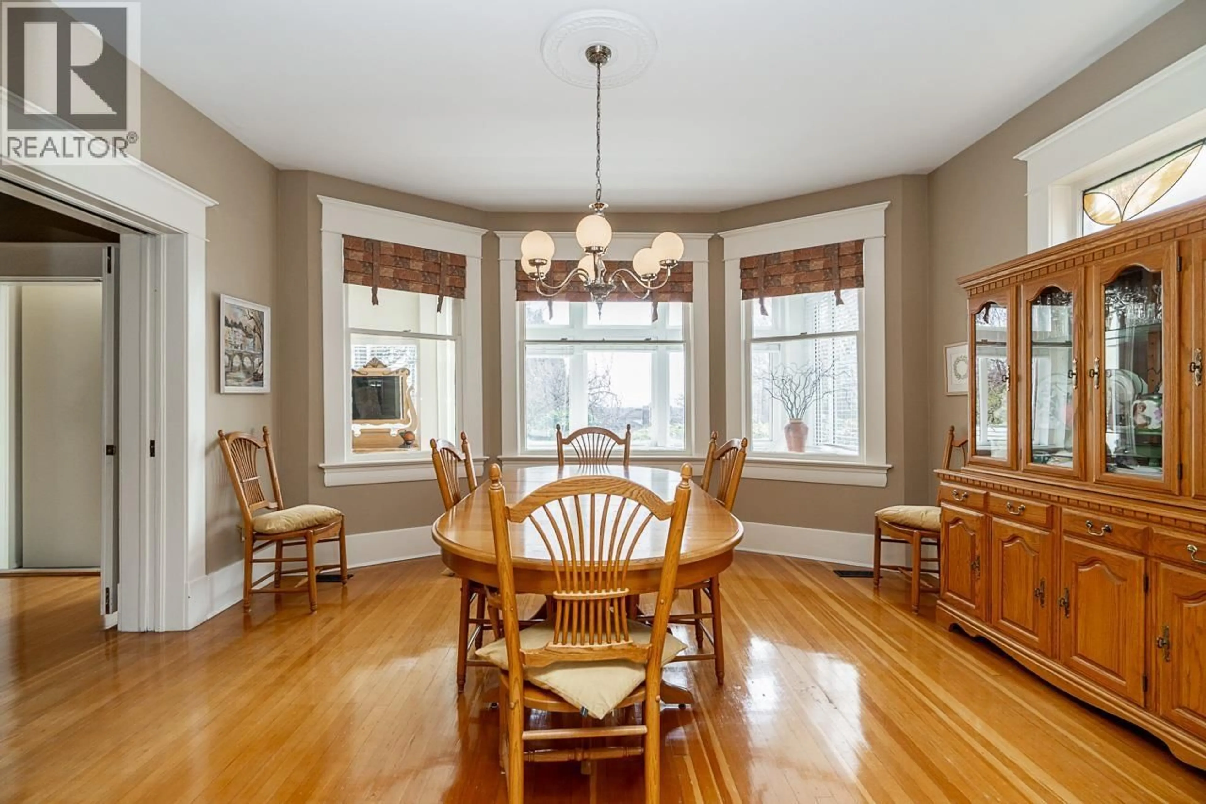 Dining room, wood/laminate floor for 111 61ST AVENUE, Vancouver British Columbia V5X2B3