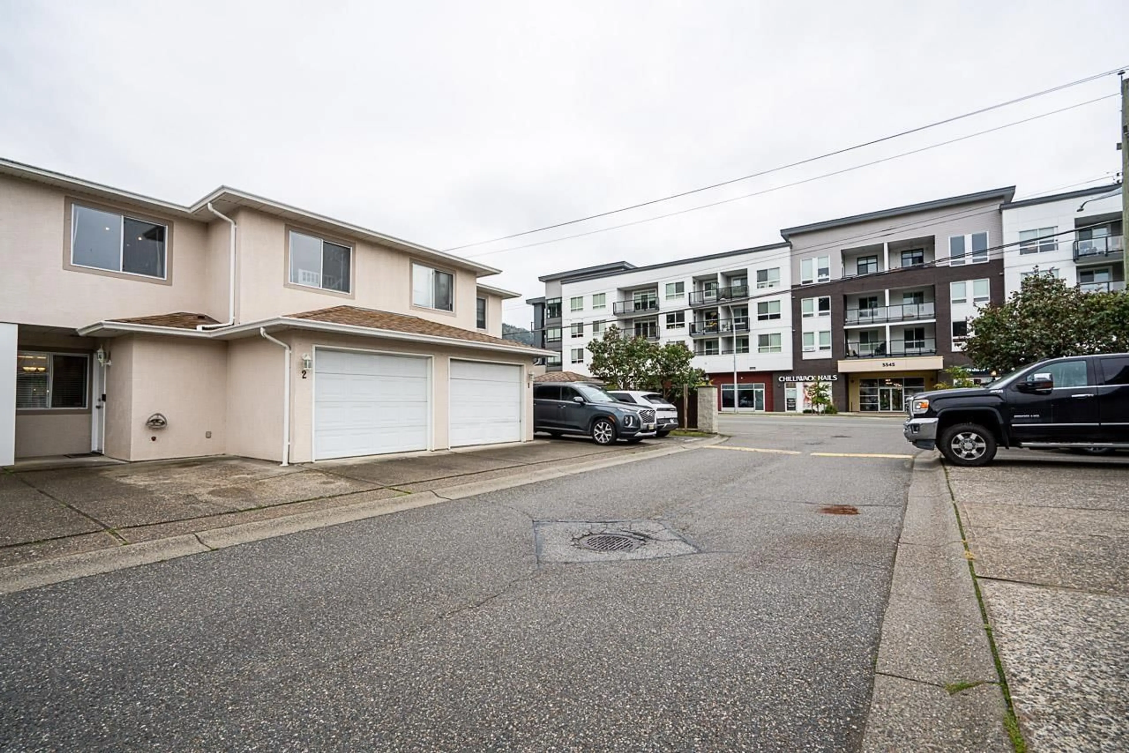 Parking for 2 - 5536 VEDDER ROAD, Chilliwack British Columbia V2R3X5