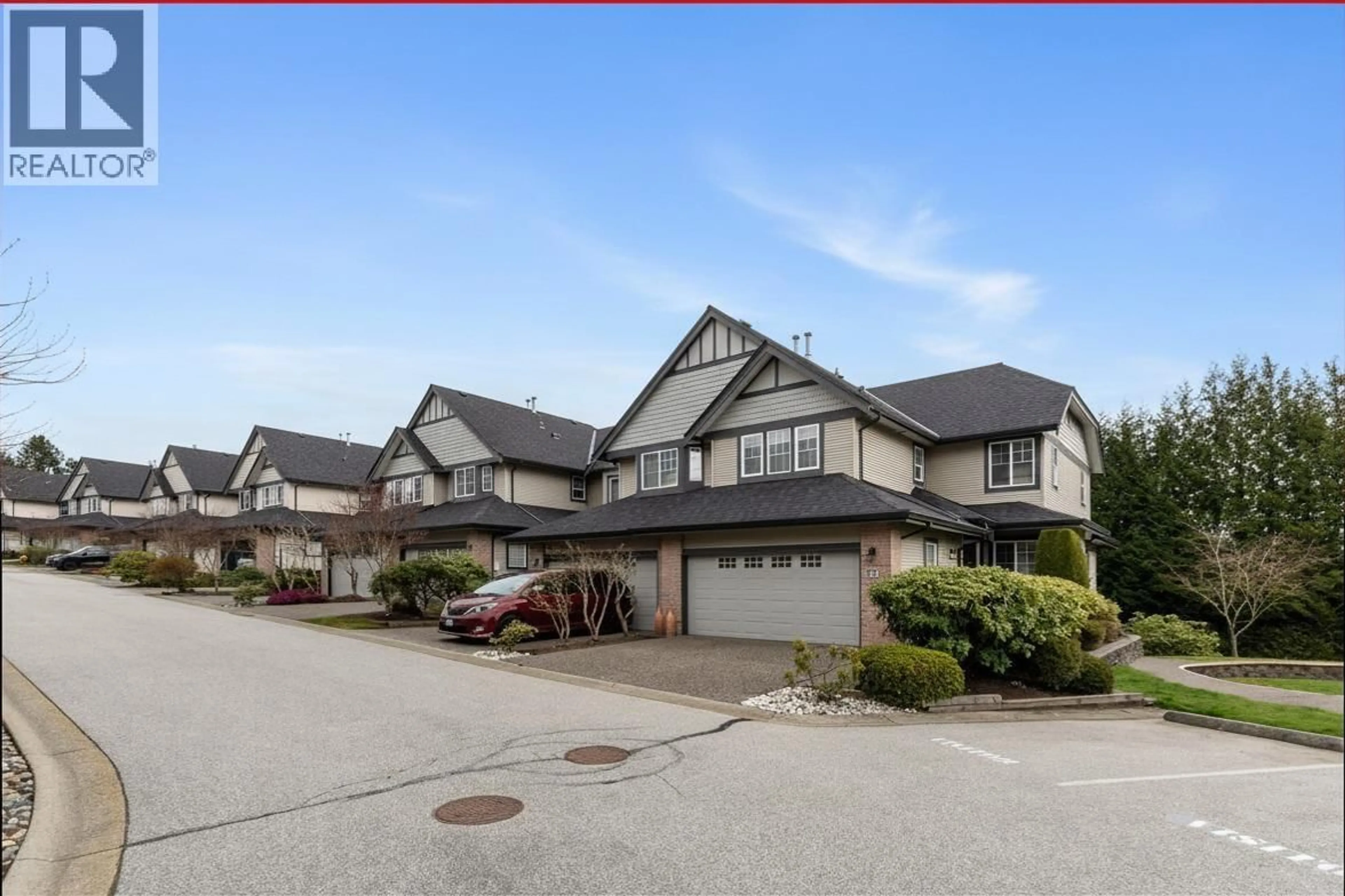 A pic from outside/outdoor area/front of a property/back of a property/a pic from drone, street for 27 - 1765 PADDOCK DRIVE, Coquitlam British Columbia V3E3J1