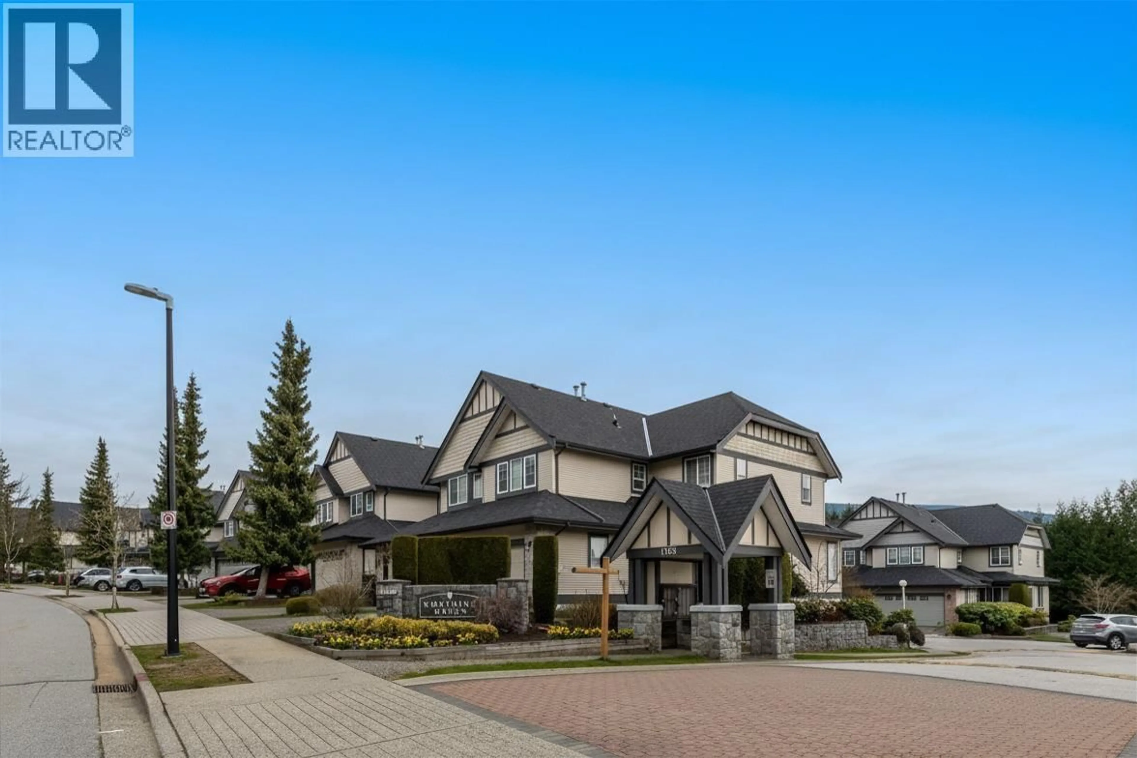 Unknown for 27 - 1765 PADDOCK DRIVE, Coquitlam British Columbia V3E3J1