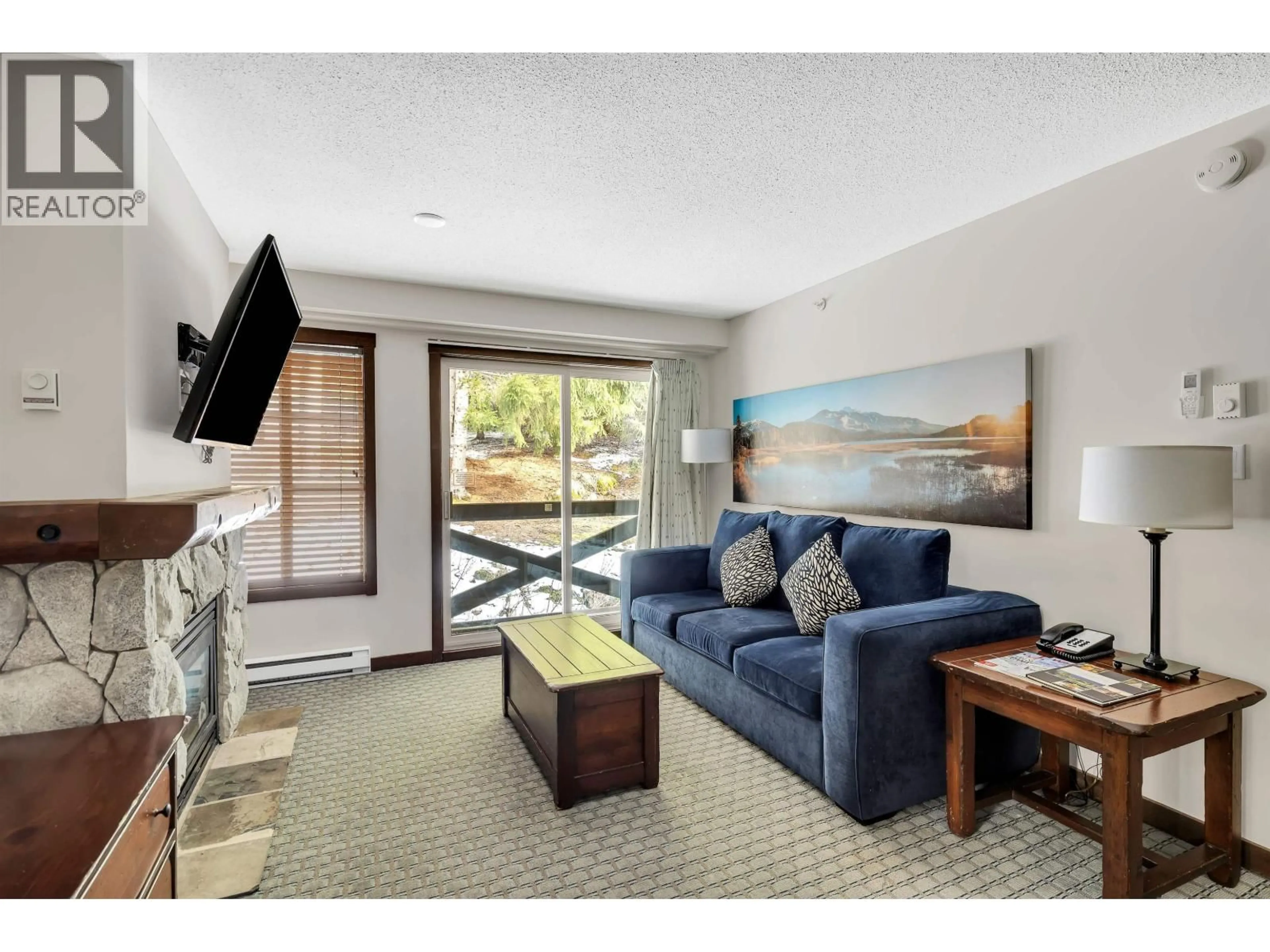 Living room with furniture, unknown for 424 - 4899 PAINTED CLIFF ROAD, Whistler British Columbia V8E1E2