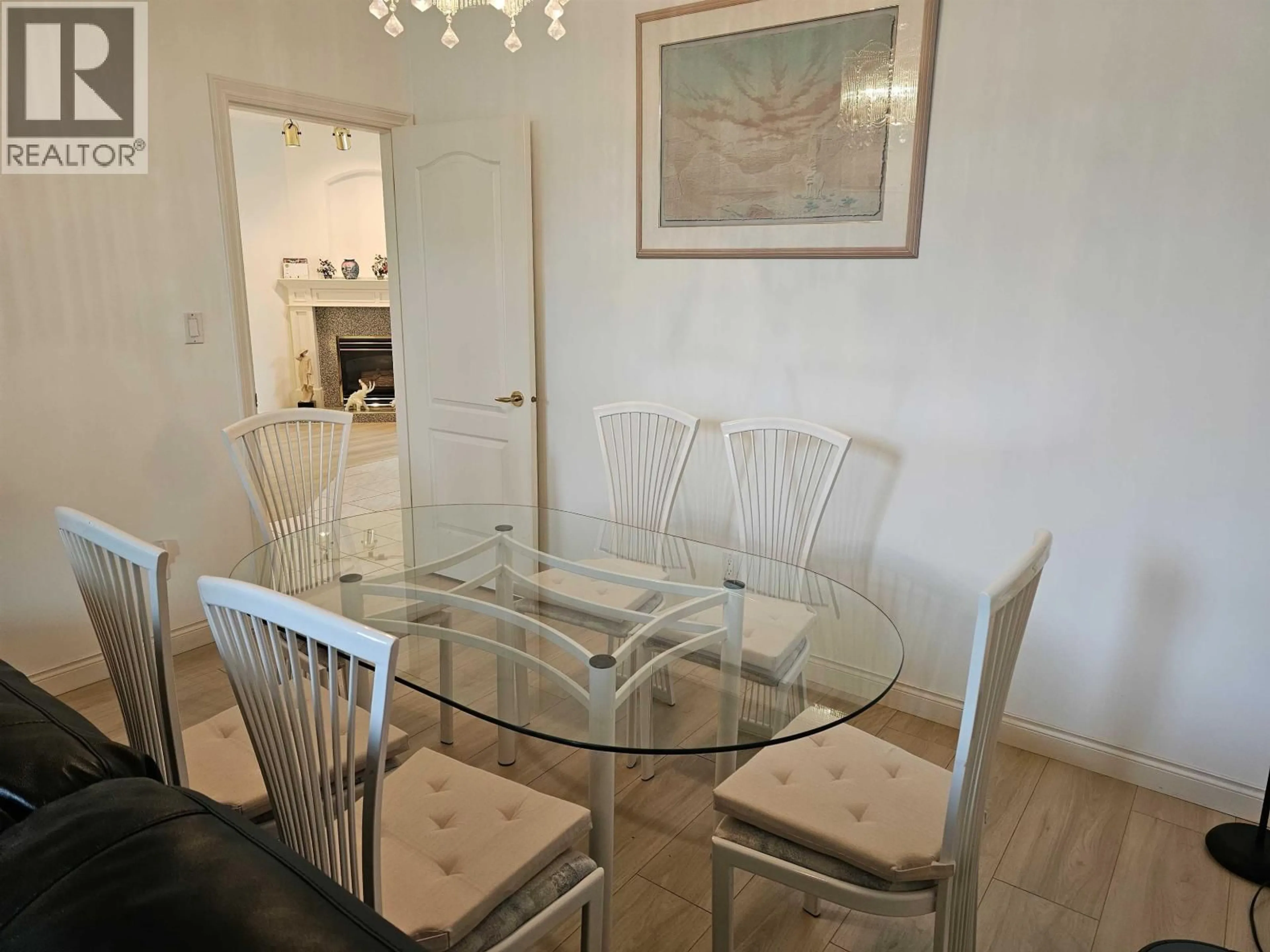 Dining room, wood/laminate floor for 6 - 8693 NO. 3 ROAD, Richmond British Columbia V6Y2E6