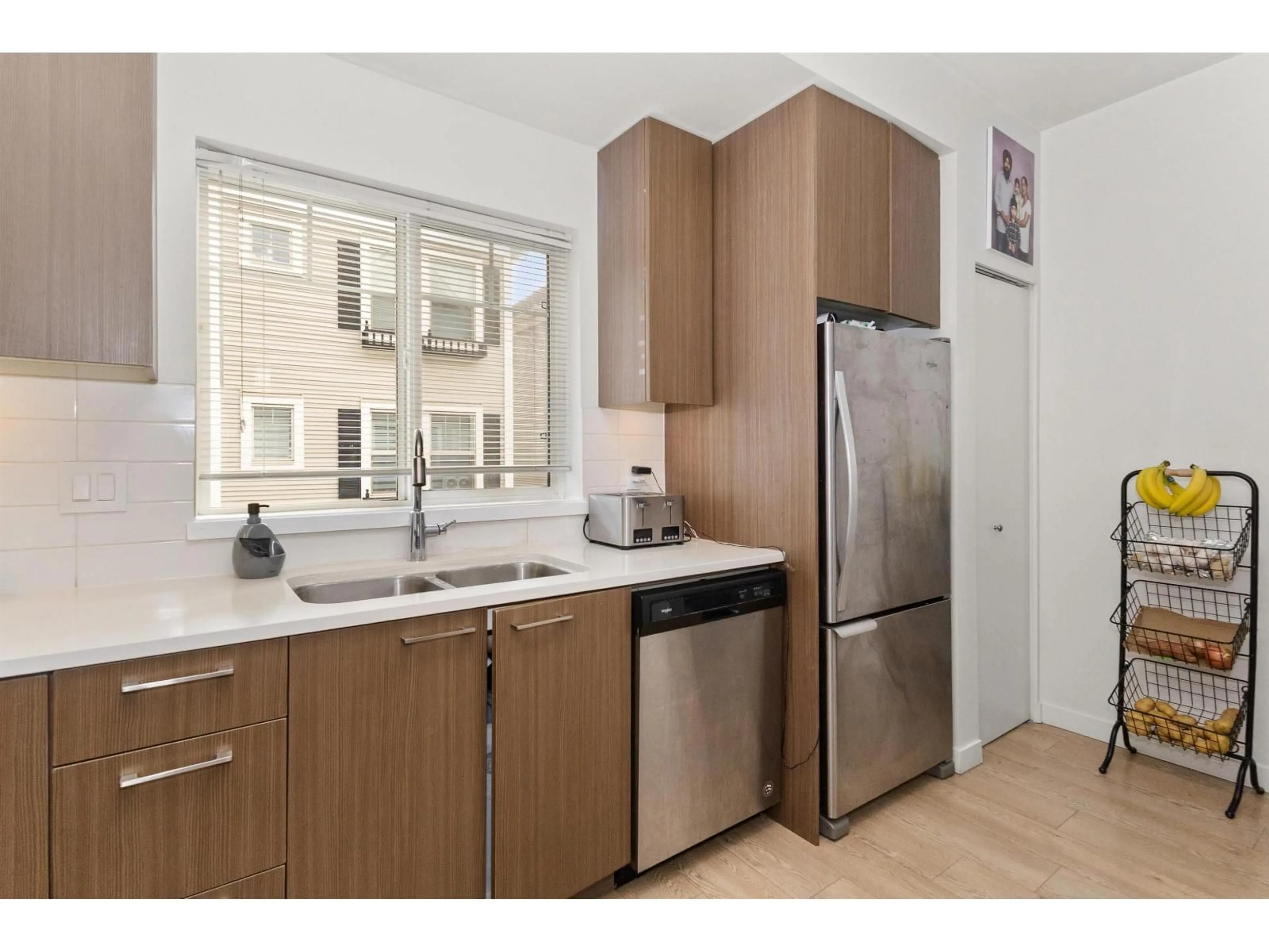 Standard kitchen, unknown for 89 - 32633 SIMON AVENUE, Abbotsford British Columbia V2T0G9