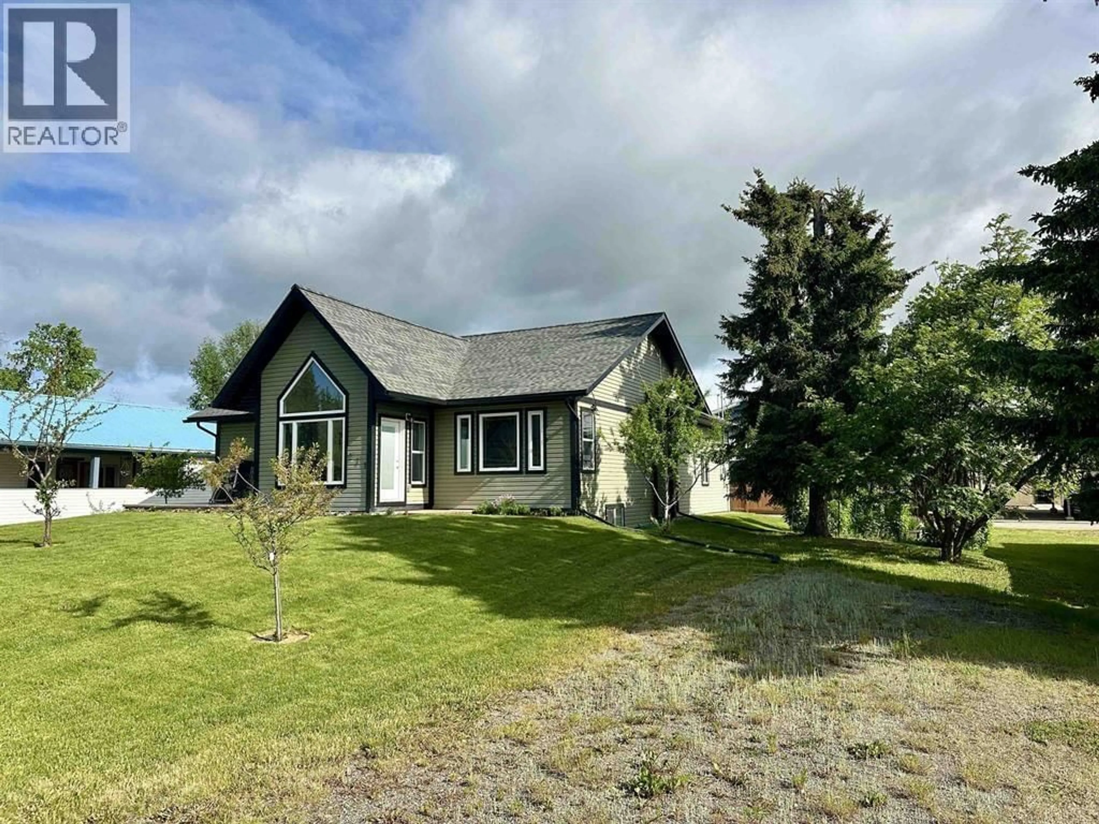 A pic from outside/outdoor area/front of a property/back of a property/a pic from drone, unknown for 271 OMINECA STREET, Vanderhoof British Columbia V0J3A0