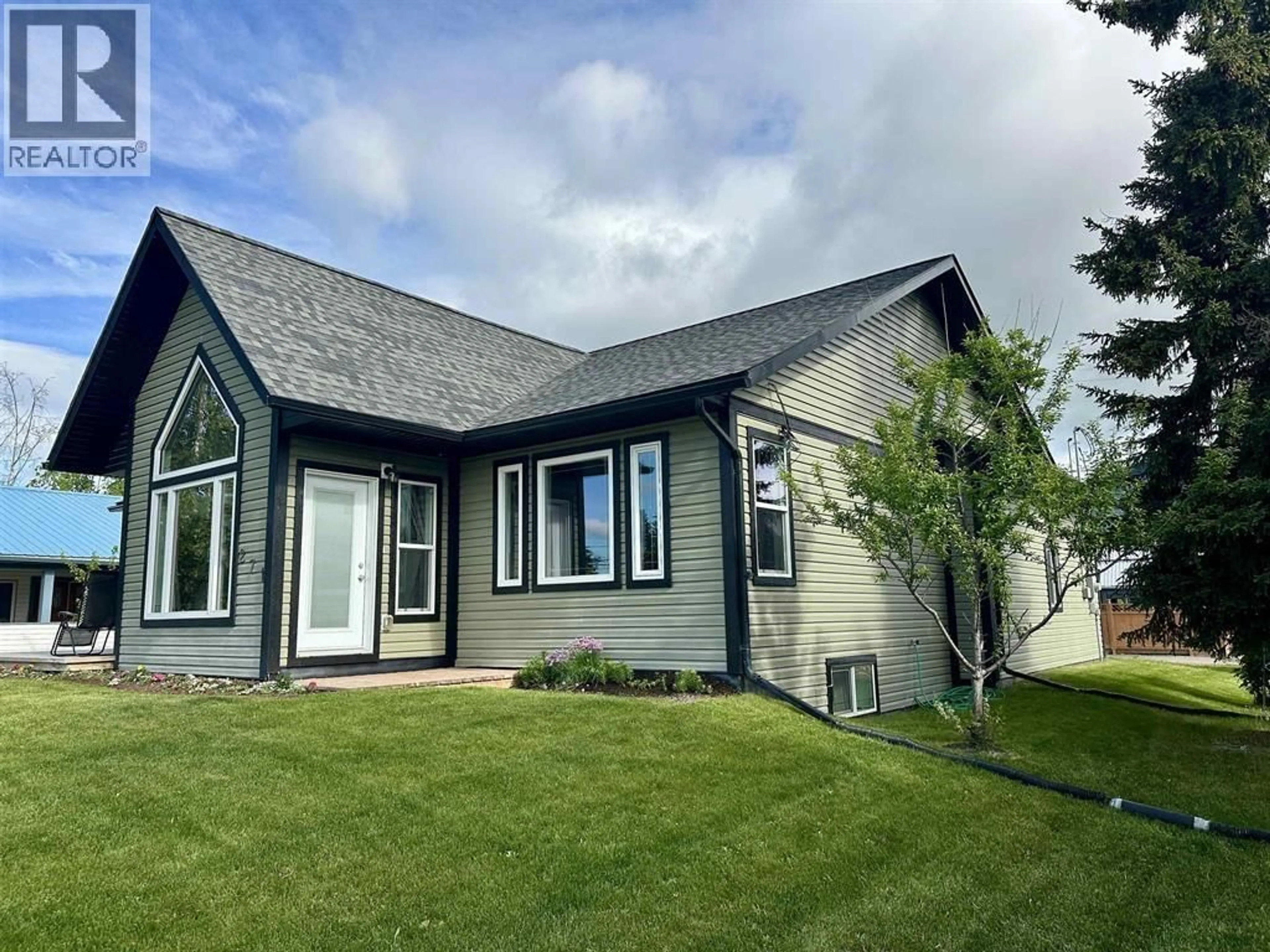 Home with vinyl exterior material, unknown for 271 OMINECA STREET, Vanderhoof British Columbia V0J3A0