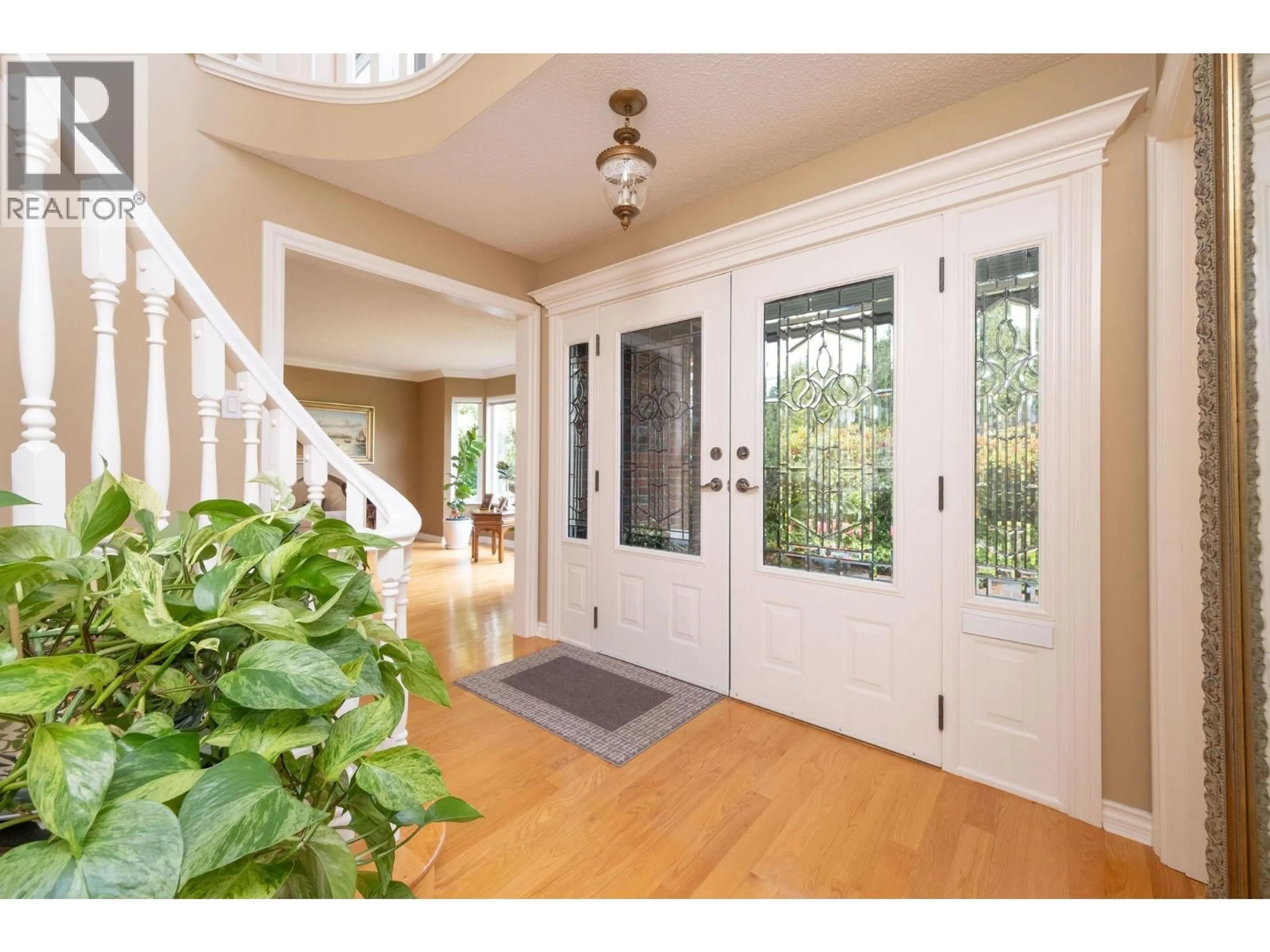 Indoor entryway for 6350 BUCKINGHAM DRIVE, Burnaby British Columbia V5E2A7