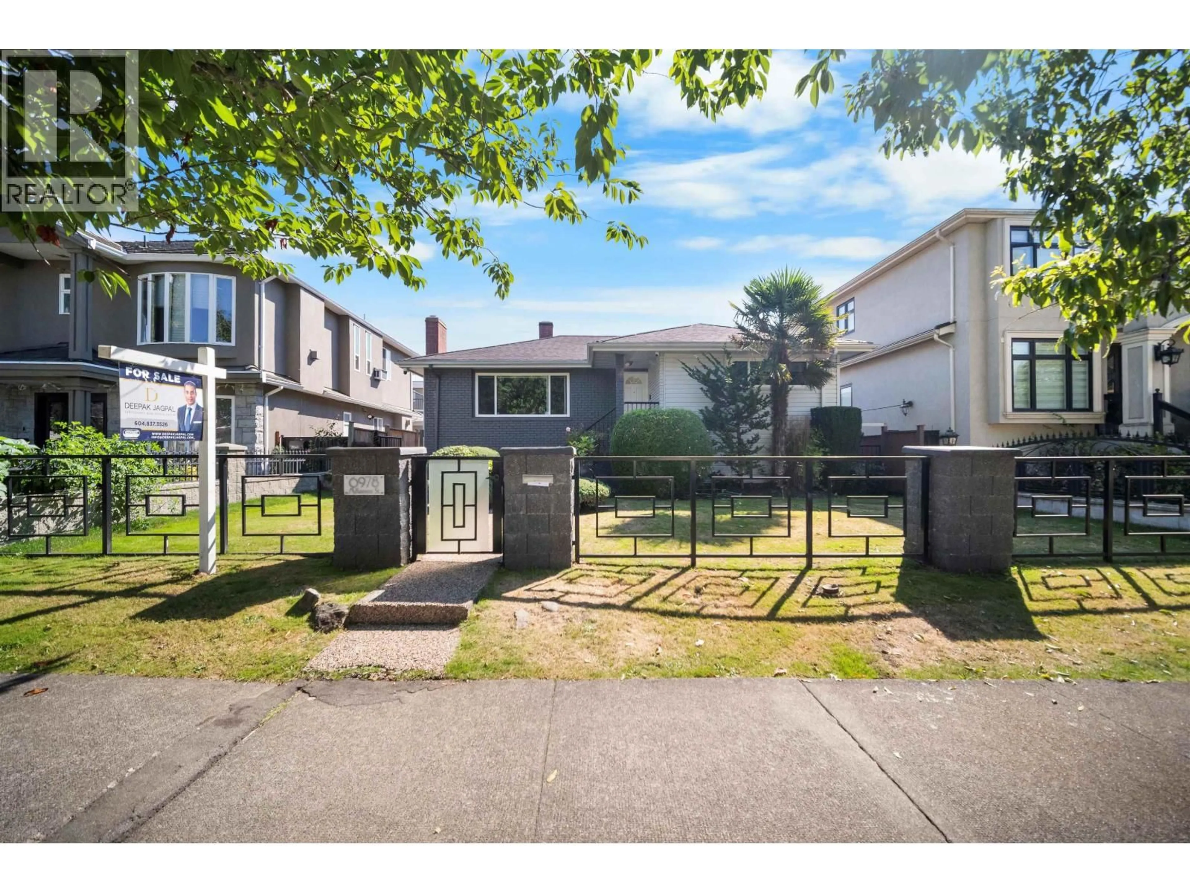 A pic from outside/outdoor area/front of a property/back of a property/a pic from drone, street for 6978 MCKINNON STREET, Vancouver British Columbia V5S3G5