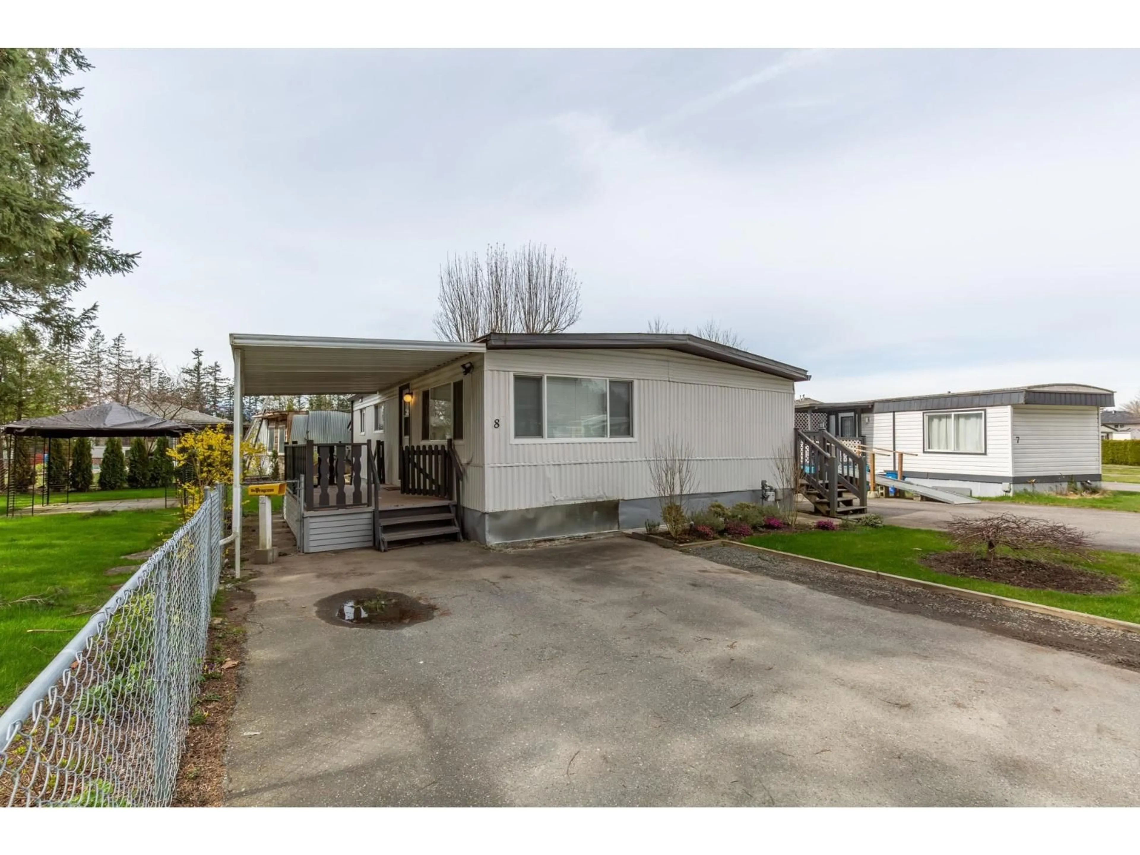 Unknown for 8 - 45715 ALMA AVENUE, Chilliwack British Columbia V2R3M5