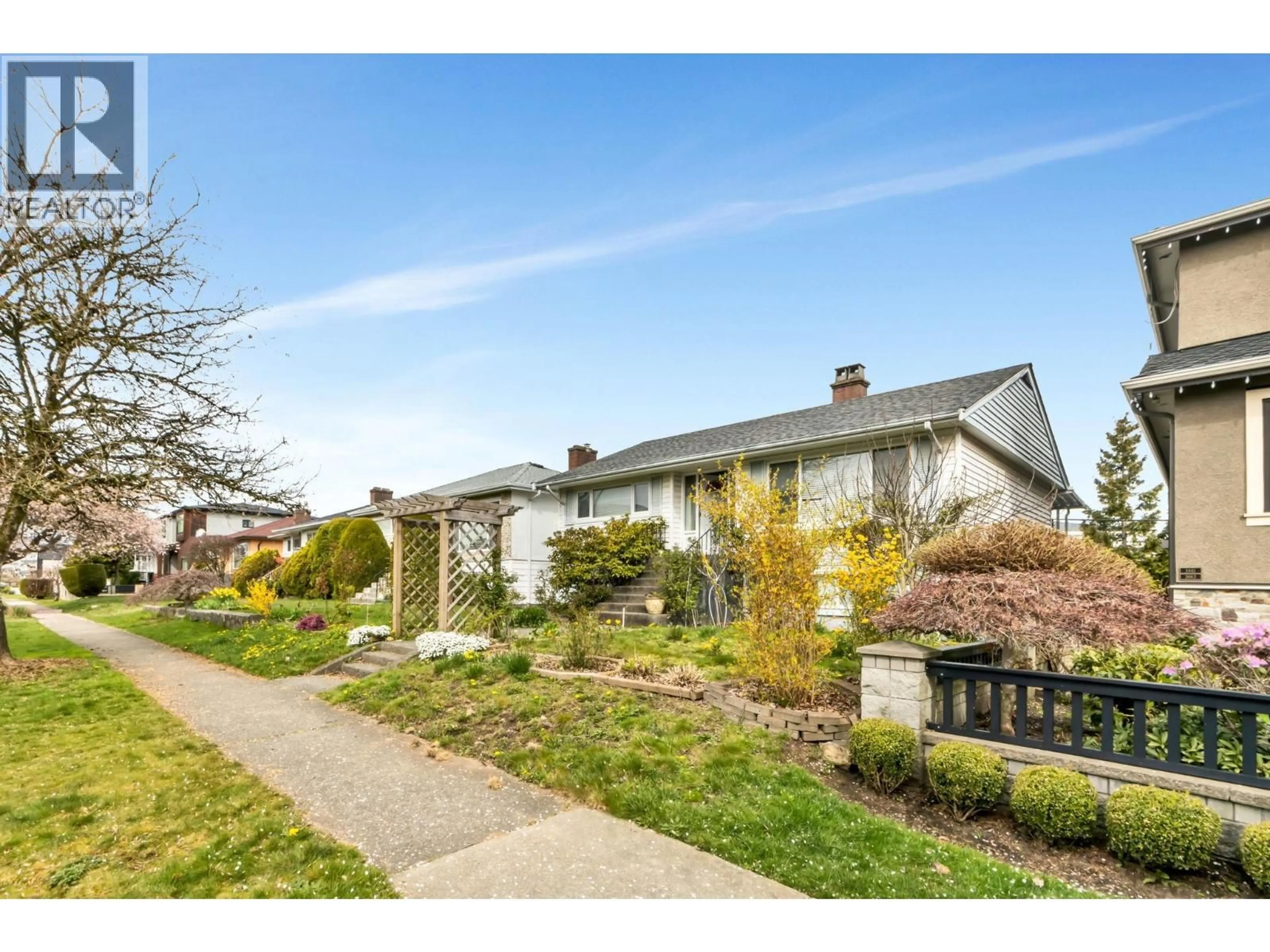 Home with vinyl exterior material, street for 3653 25TH AVENUE, Vancouver British Columbia V5R1K4