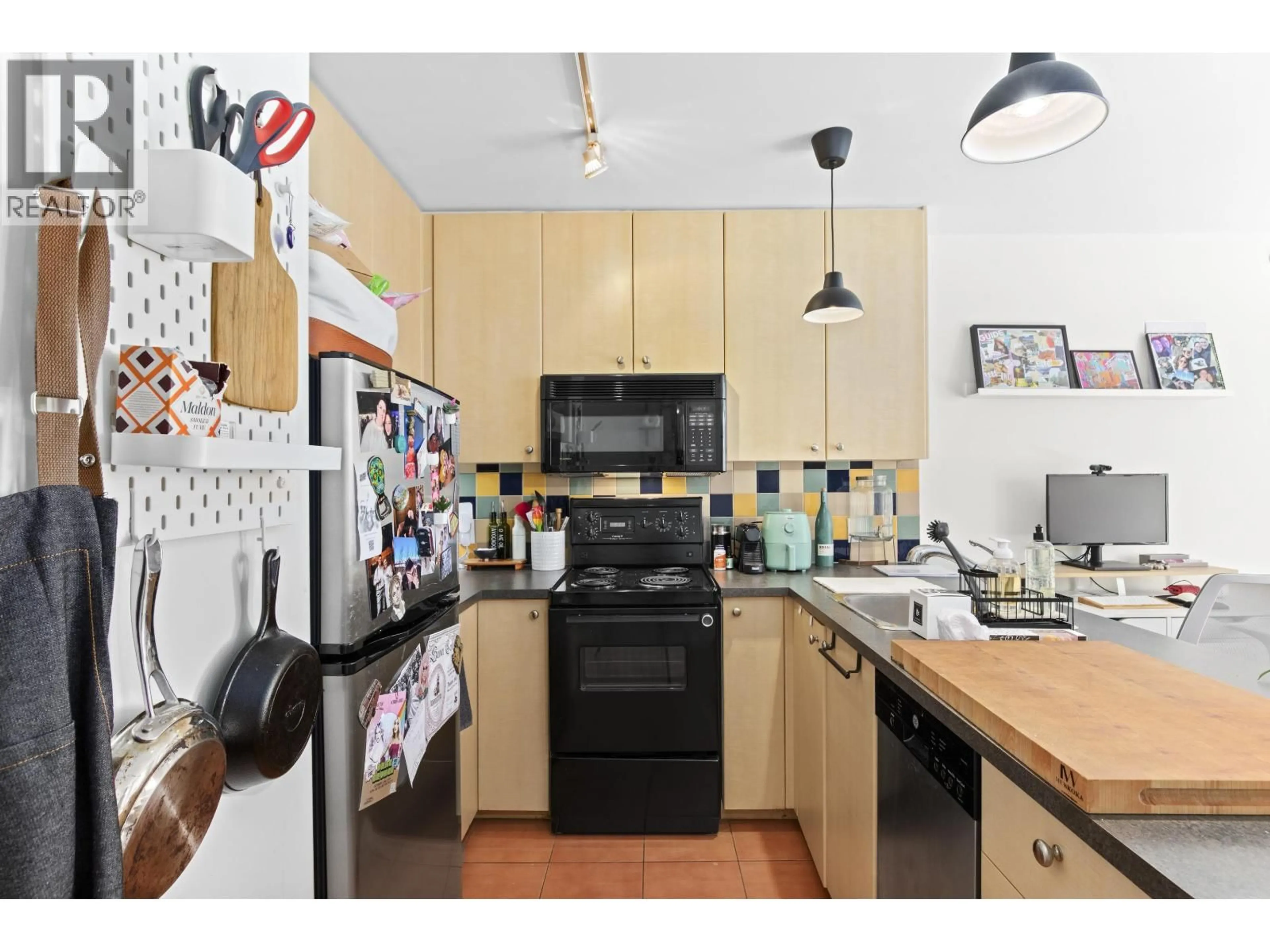 Standard kitchen, unknown for 1105 - 819 HAMILTON STREET, Vancouver British Columbia V6B6M2