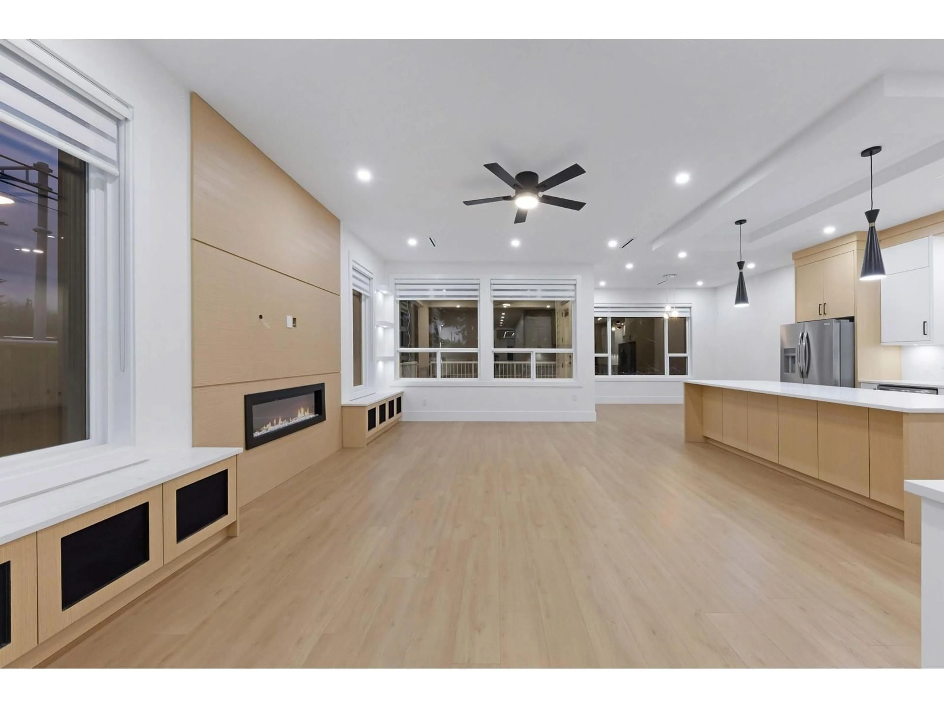 Unknown for 9755 177B STREET, Surrey British Columbia V4N6T4